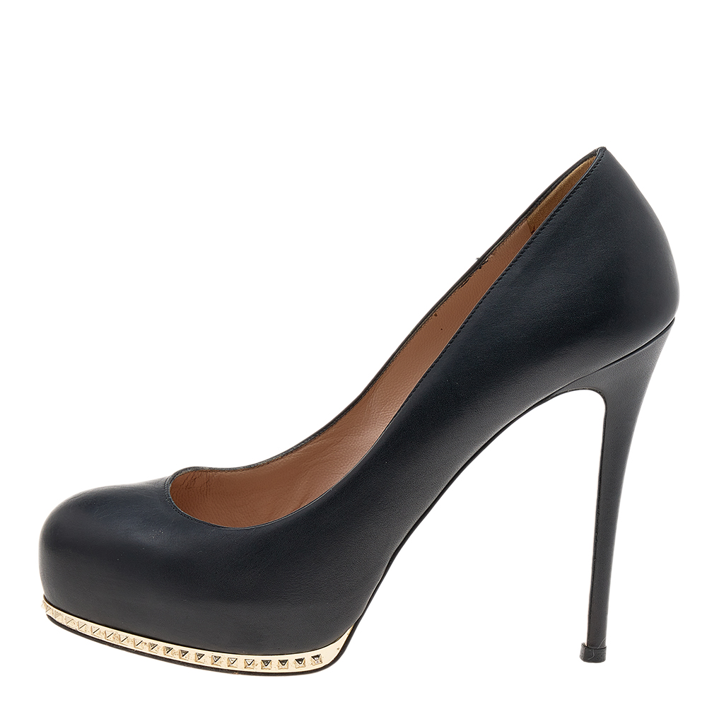 

Valentino Black Leather Studded Round Toe Platform Pumps Size