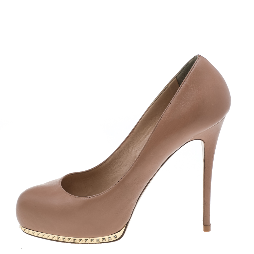 

Valentino Beige Leather Studded Round Toe Platform Pumps Size