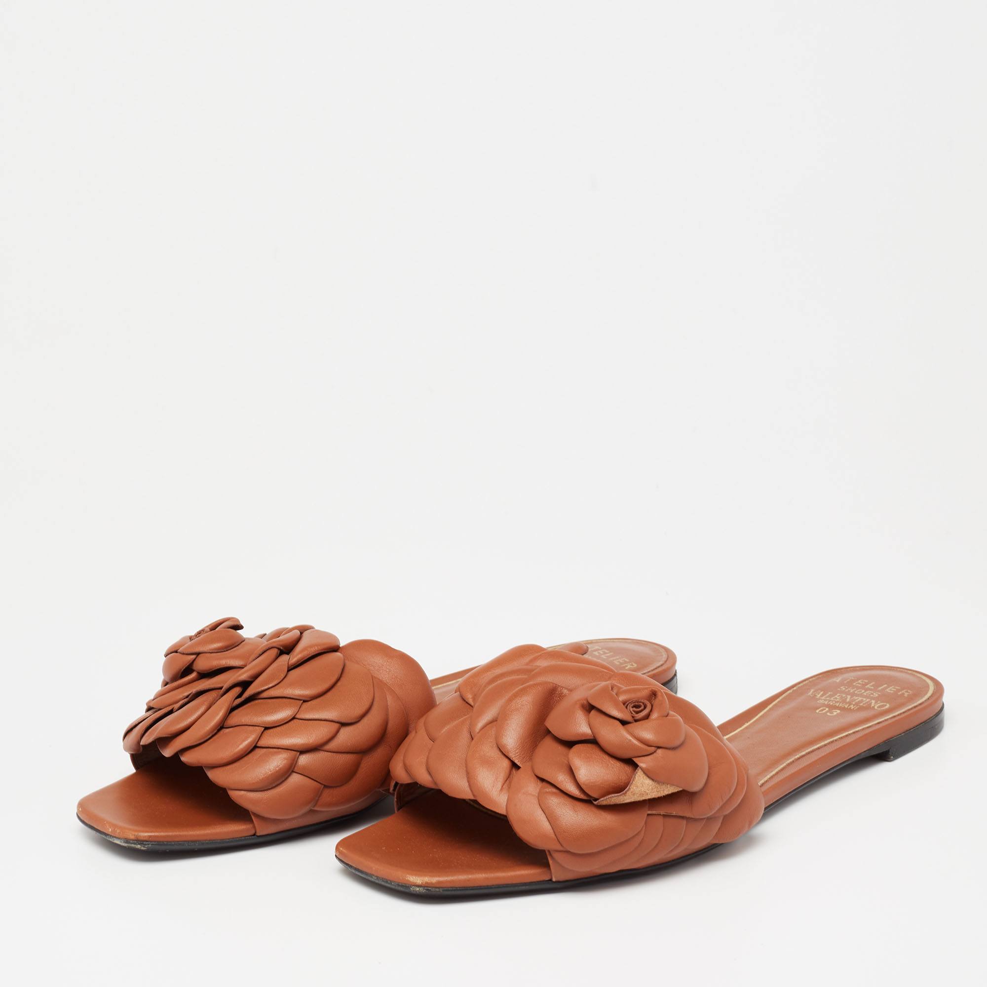 

Valentino Garavani Tan Leather Atelier 03 Rose Edition Slides Sandals Size