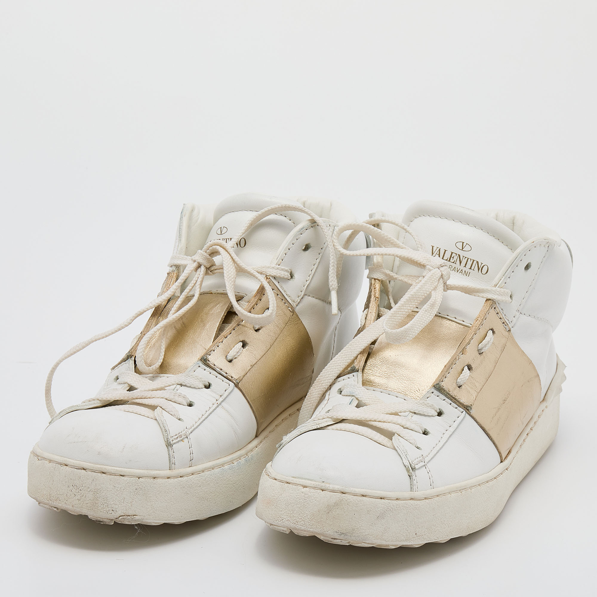 

Valentino White/Gold Leather Rockstud Lace Up Sneakers Size