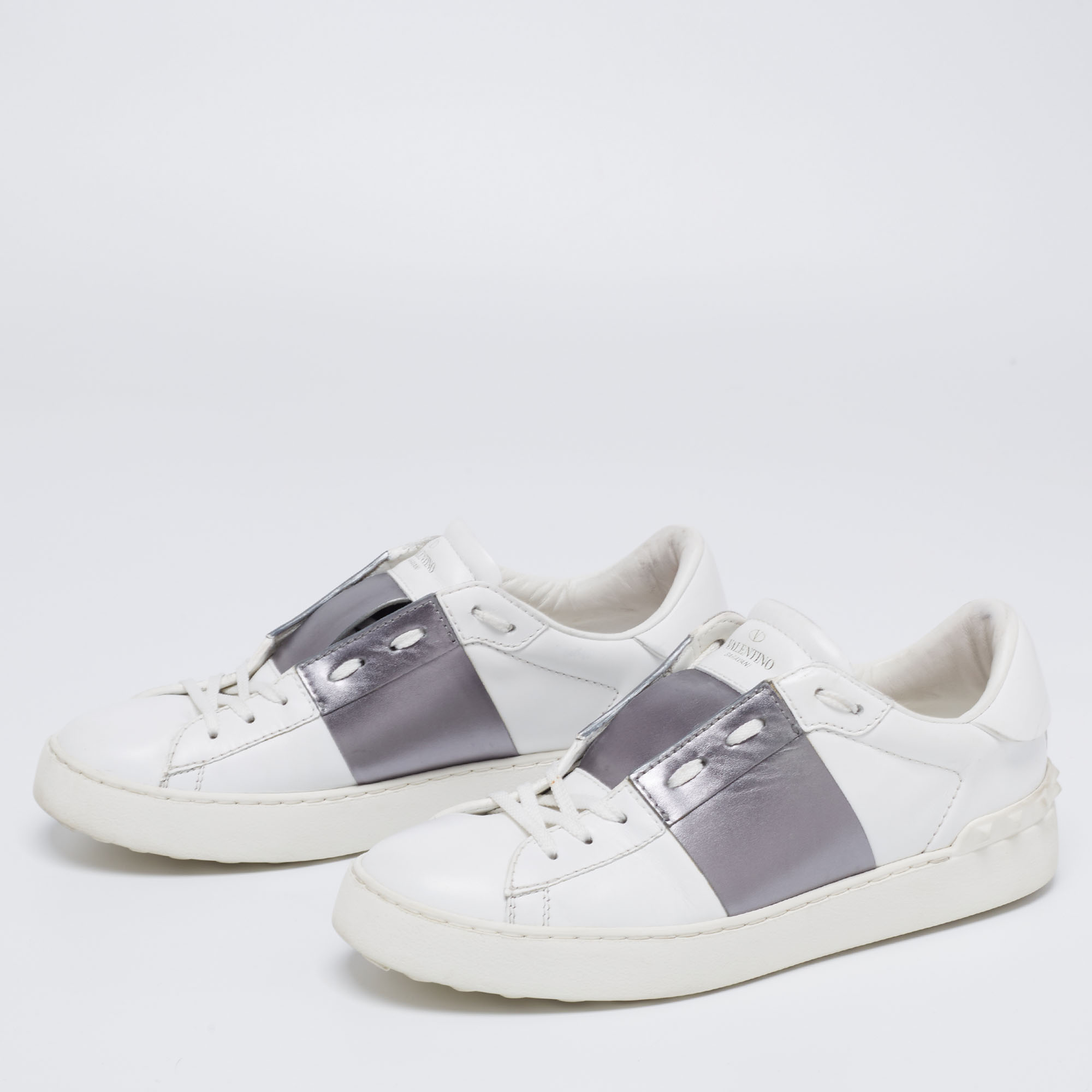 

Valentino White/Bronze Leather Rockstud Low Top Sneakers Size