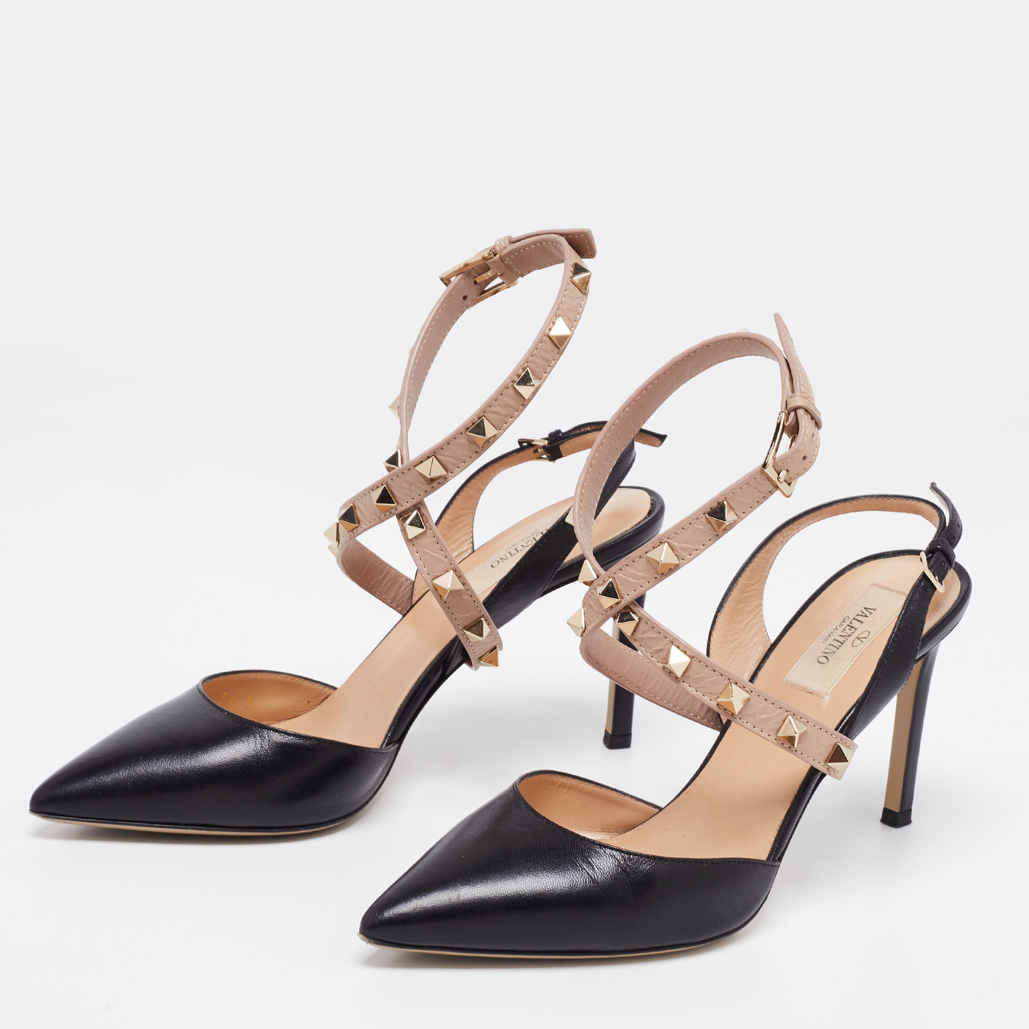 

Valentino Black/Beige Leather Rockstud Pointed Toe Ankle Strap Sandals Size