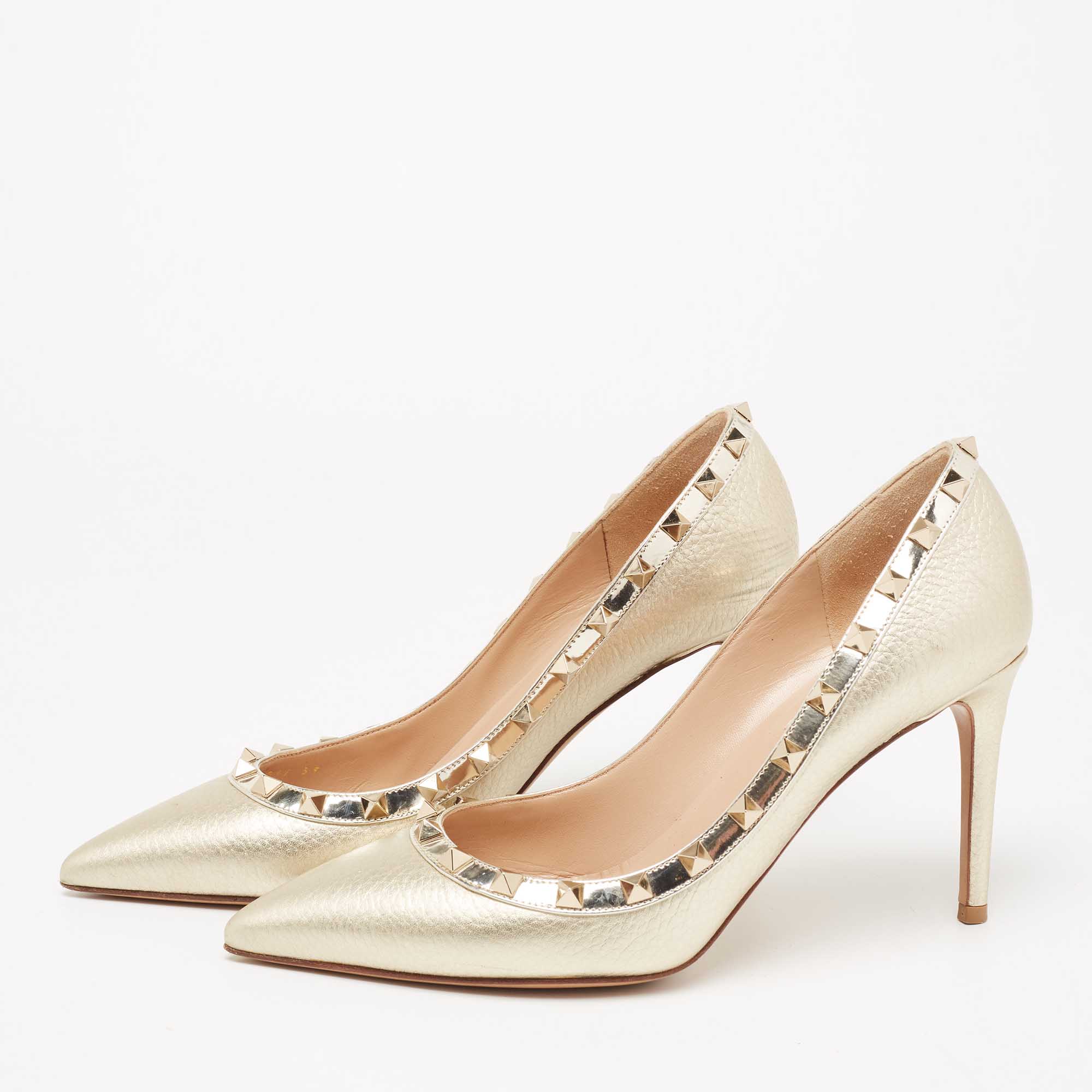 

Valentino Light Gold Leather Rockstud Pumps Size