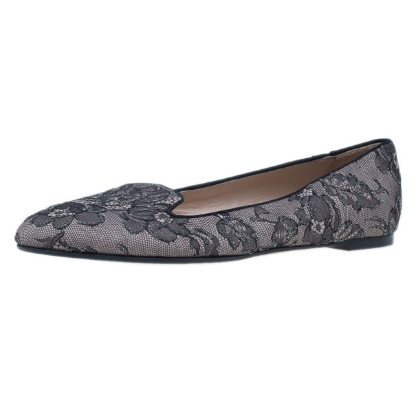 مملوكة مسبقًا Valentino Black Lace Flat Loafers Size 41