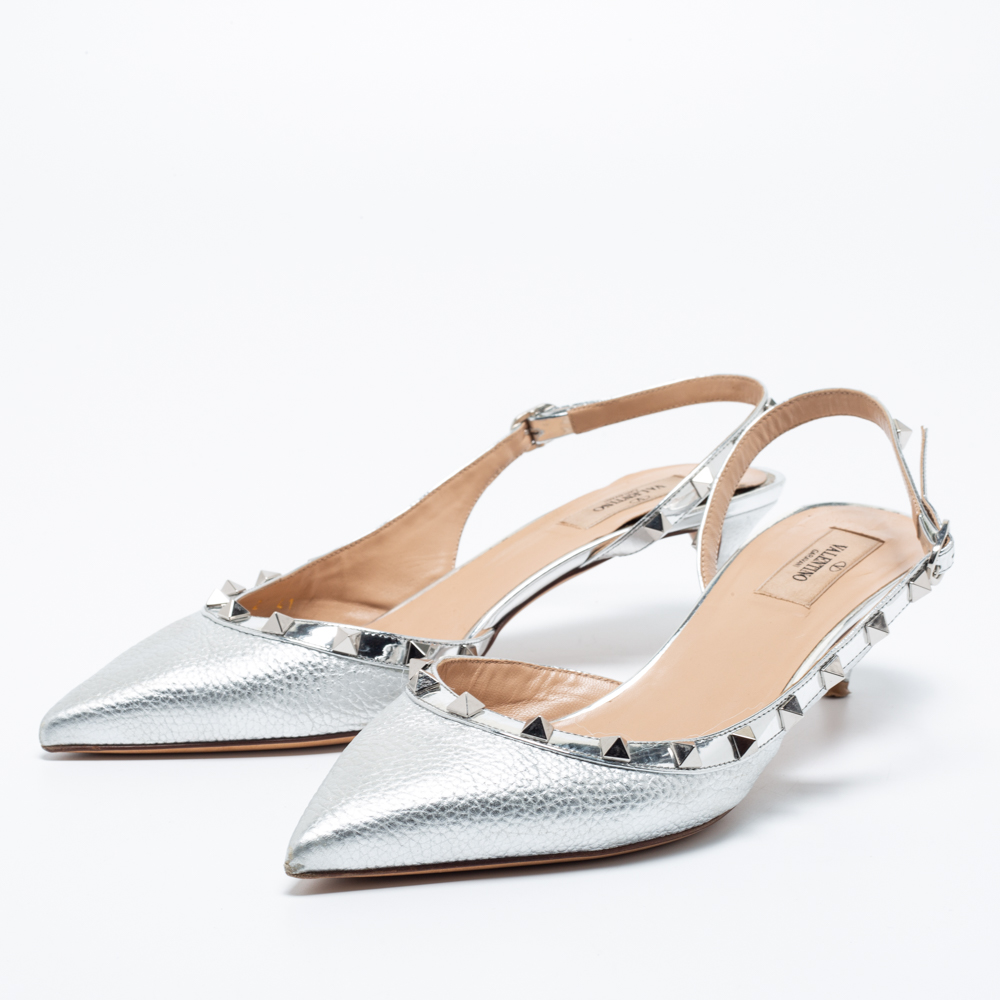 

Valentino Silver Leather Rockstud Slingback Sandals Size