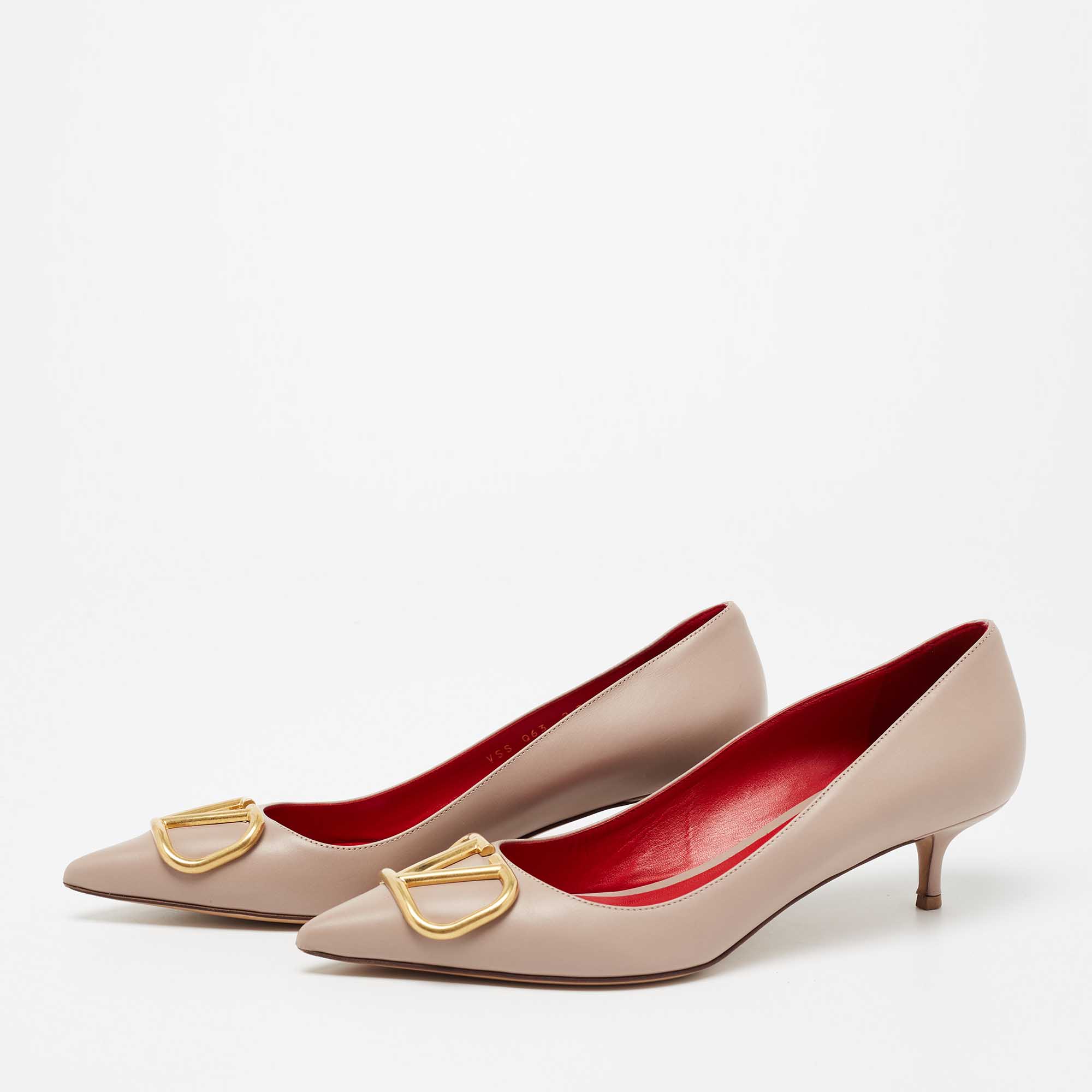 

Valentino Beige Leather VLogo Pointed Toe Pumps Size