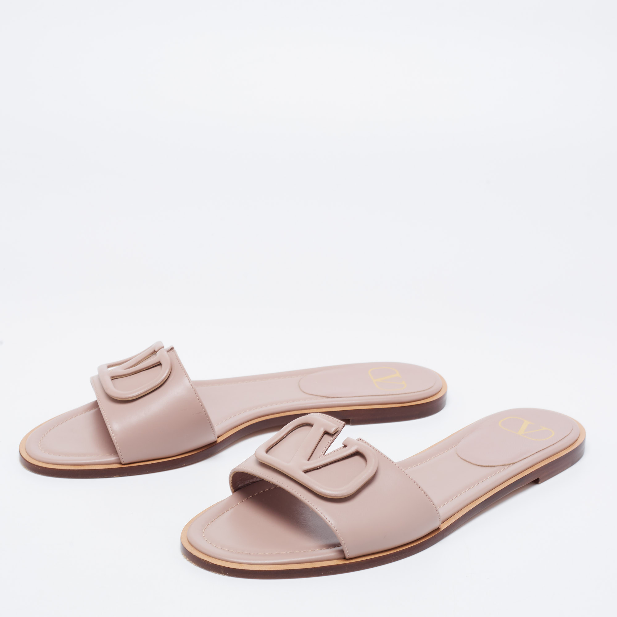 

Valentino Beige Leather VLogo Flat Sandals Size