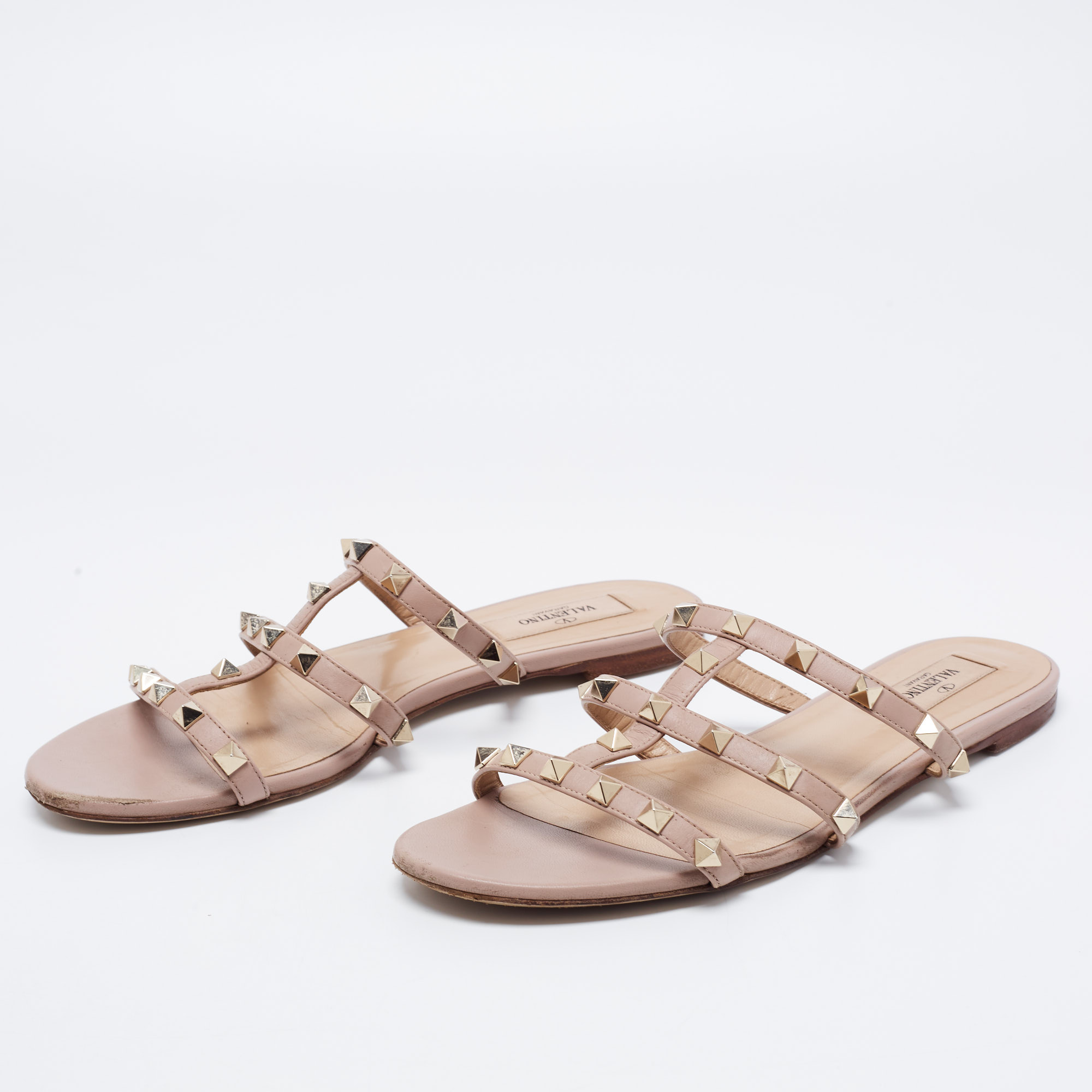 

Valentino Beige Leather Rockstud Flat Sandals Size