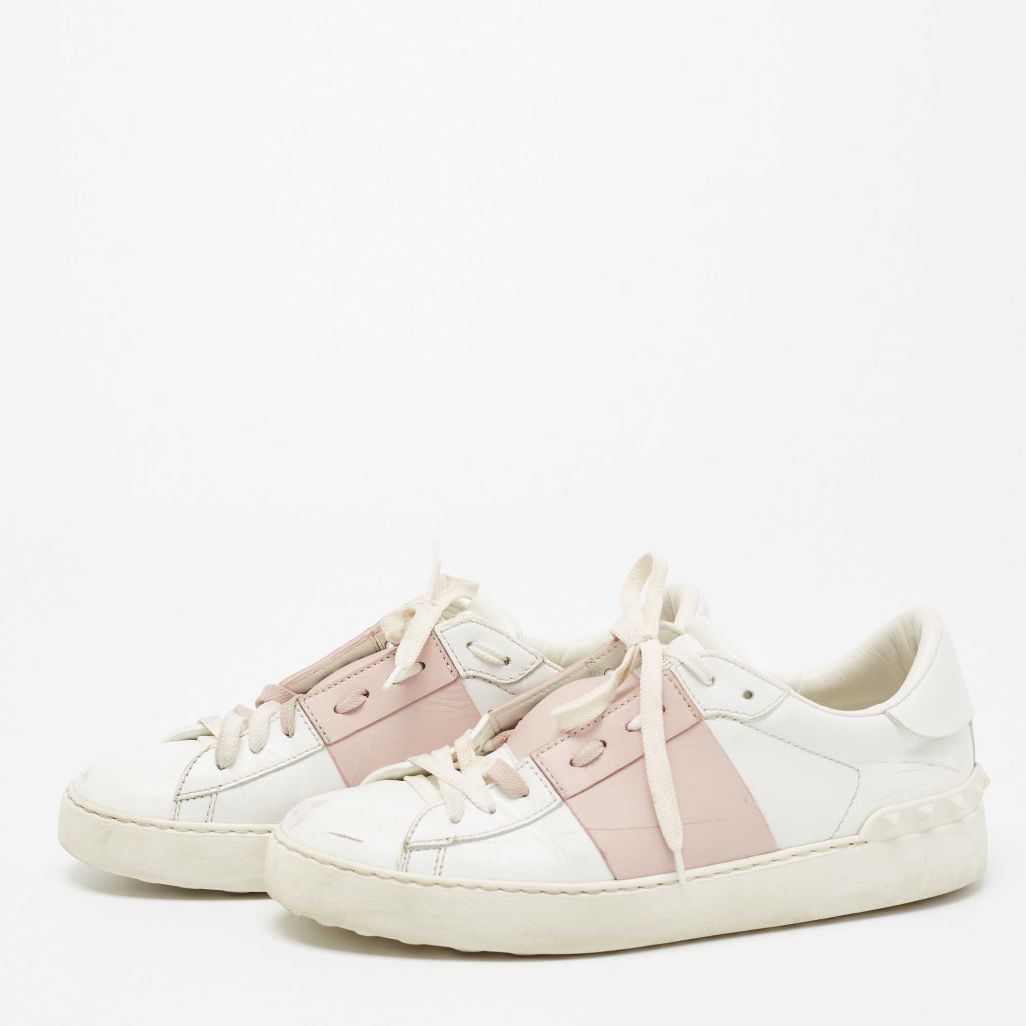 

Valentino White Leather Leather Rockstud Low Top Sneakers Size