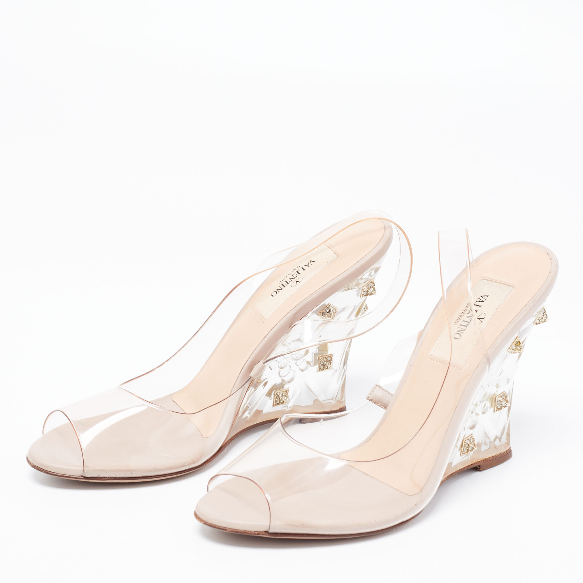 

Valentino Beige/Clear PVC Rockstud Wedge Slingback Sandals Size