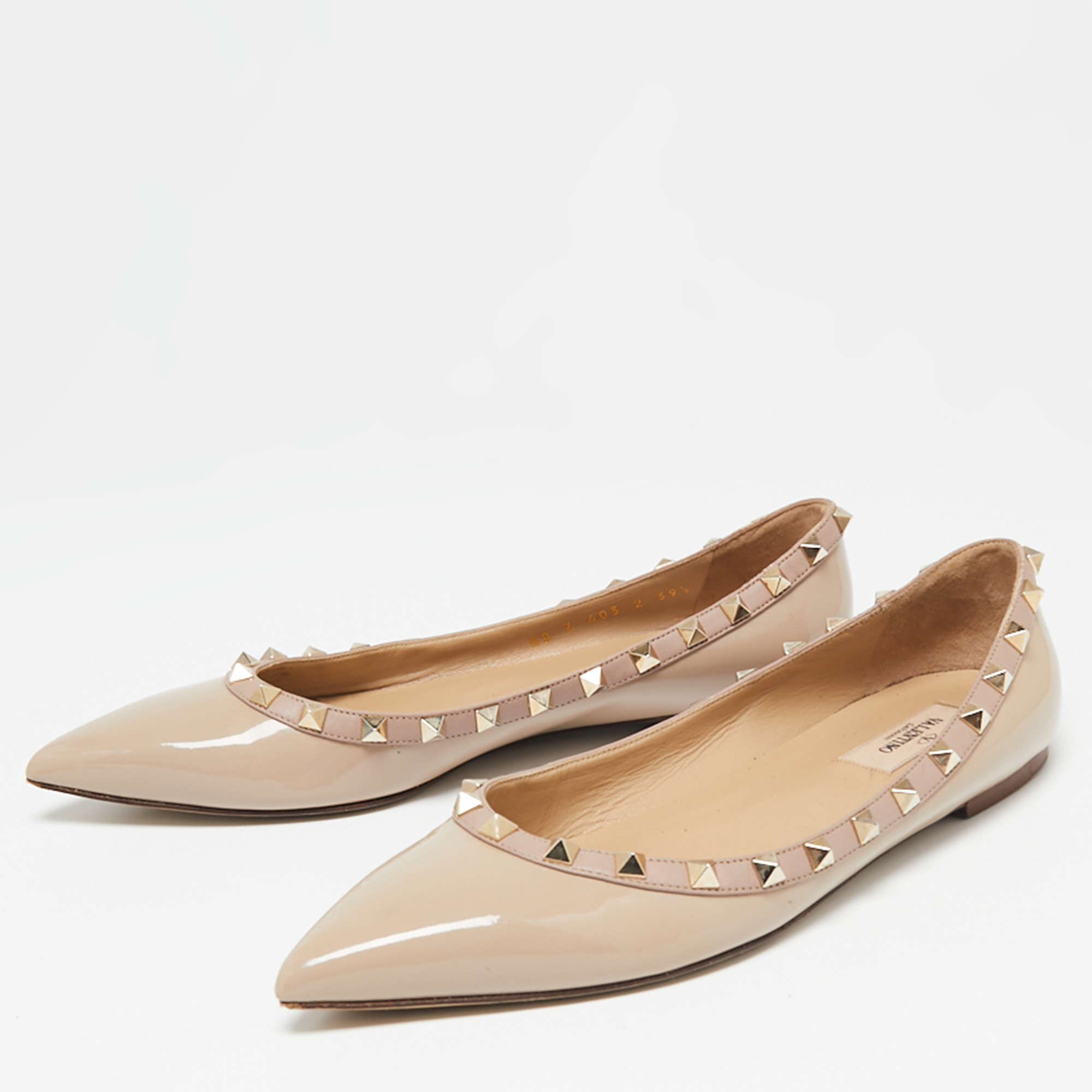 

Valentino Beige Patent Leather Rockstud Ballet Flats Size