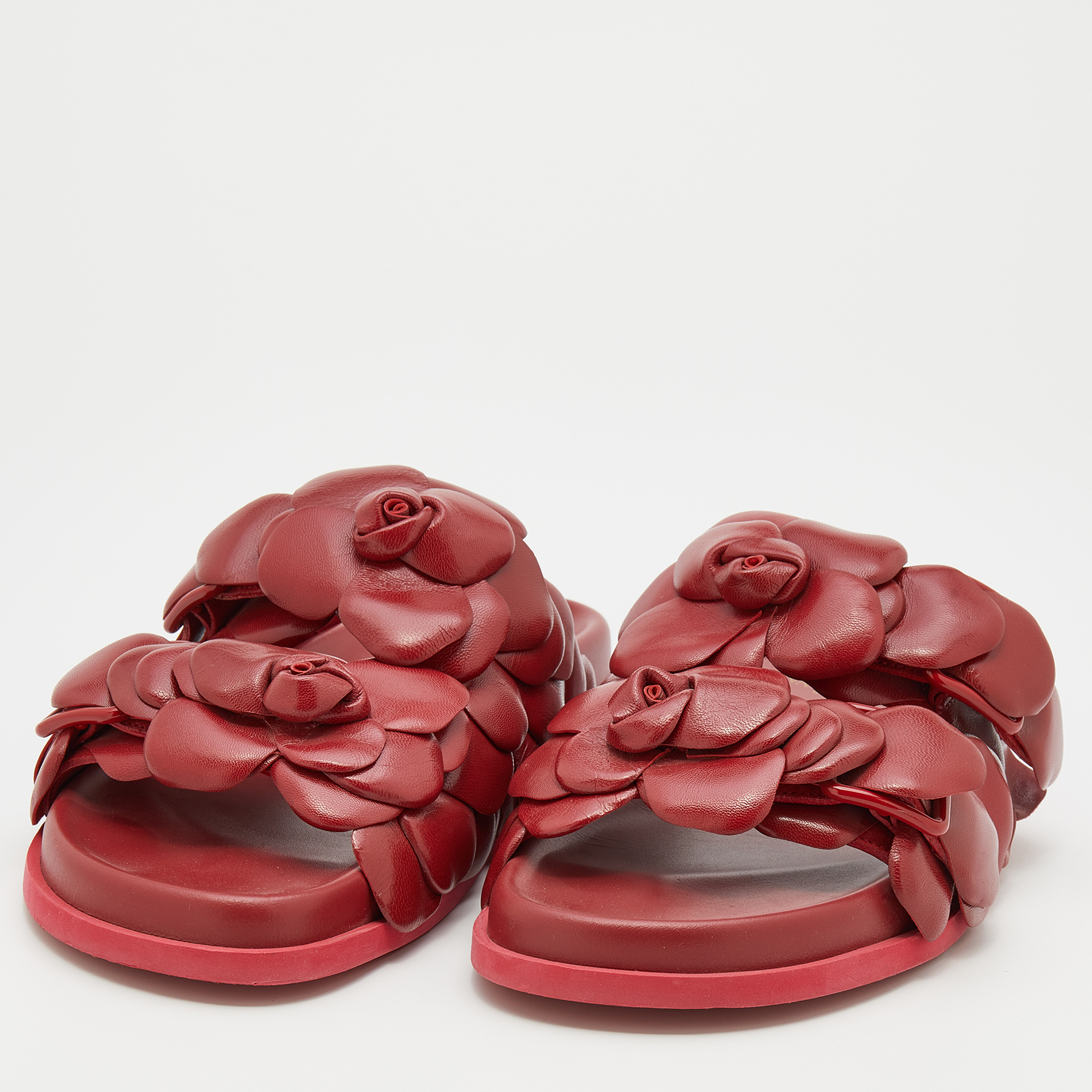 

Valentino Red Leather Rose Edition Slide Size