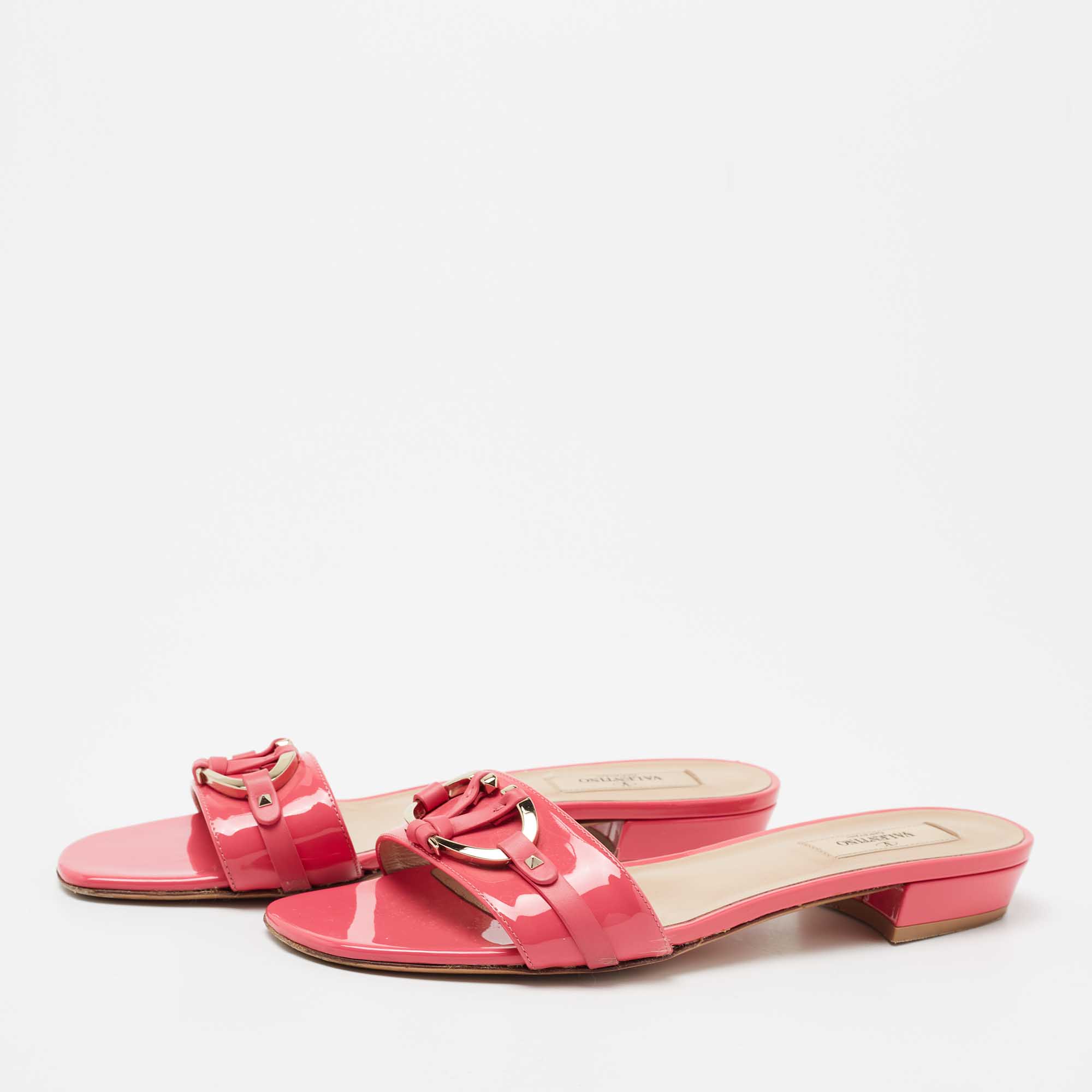 

Valentino Pink Patent Leather VLogo Slide Sandals Size