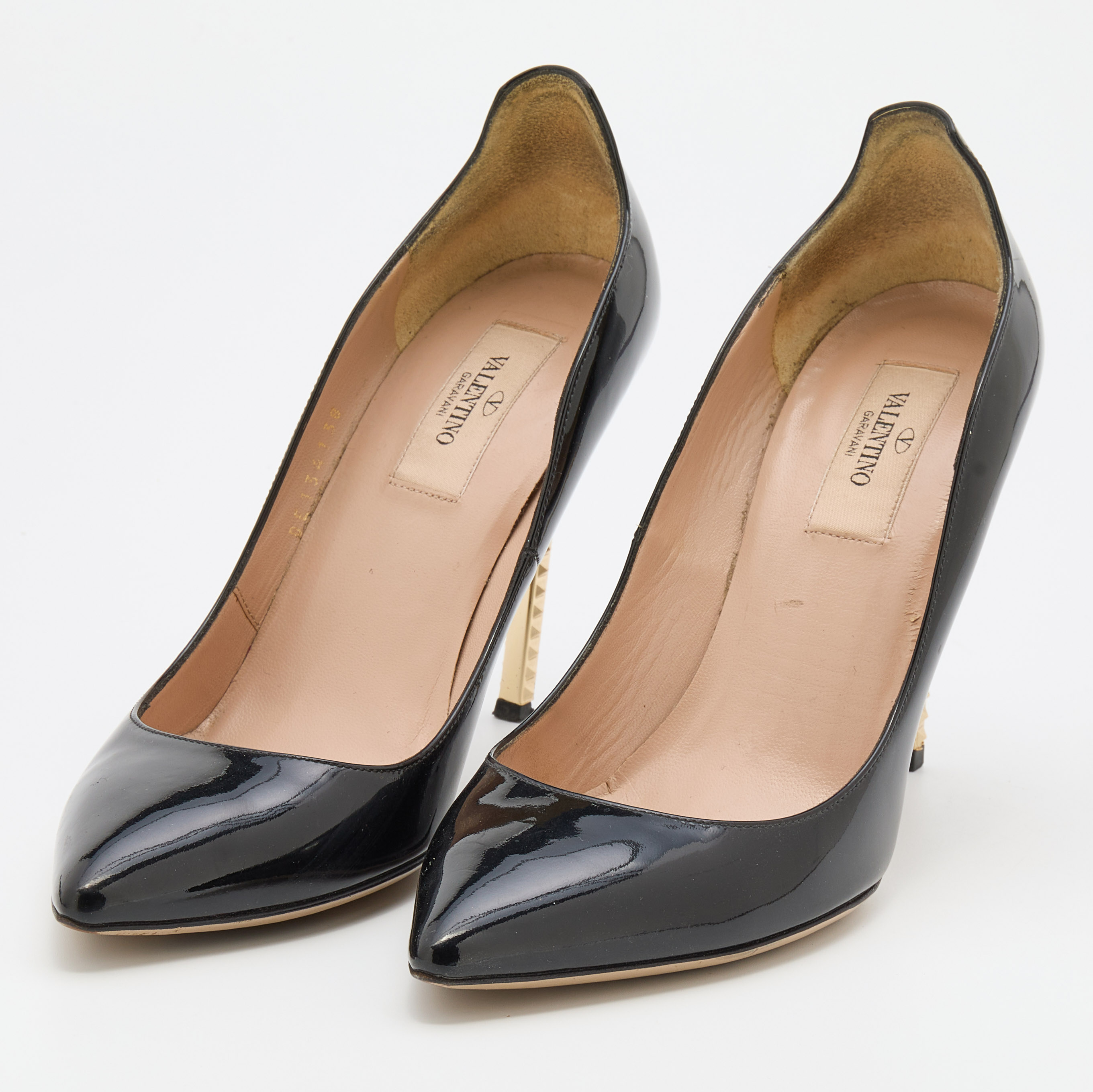 

Valentino Black Patent Leather Pointed Toe Pumps Size