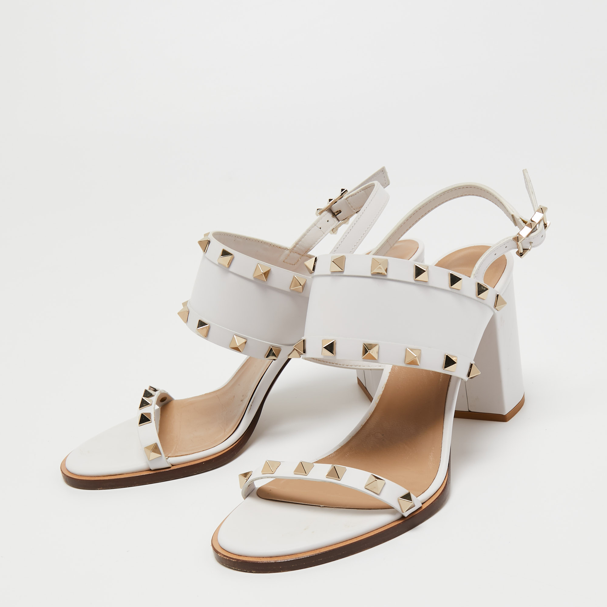 

Valentino White Leather Rockstud Slingback Sandals Size