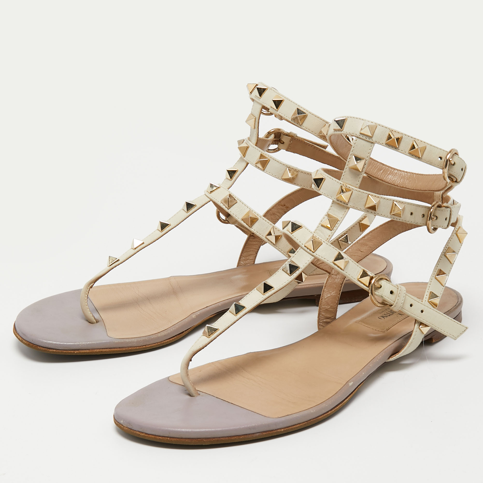 

Valentino Beige Leather Rockstud Flat Sandals Size