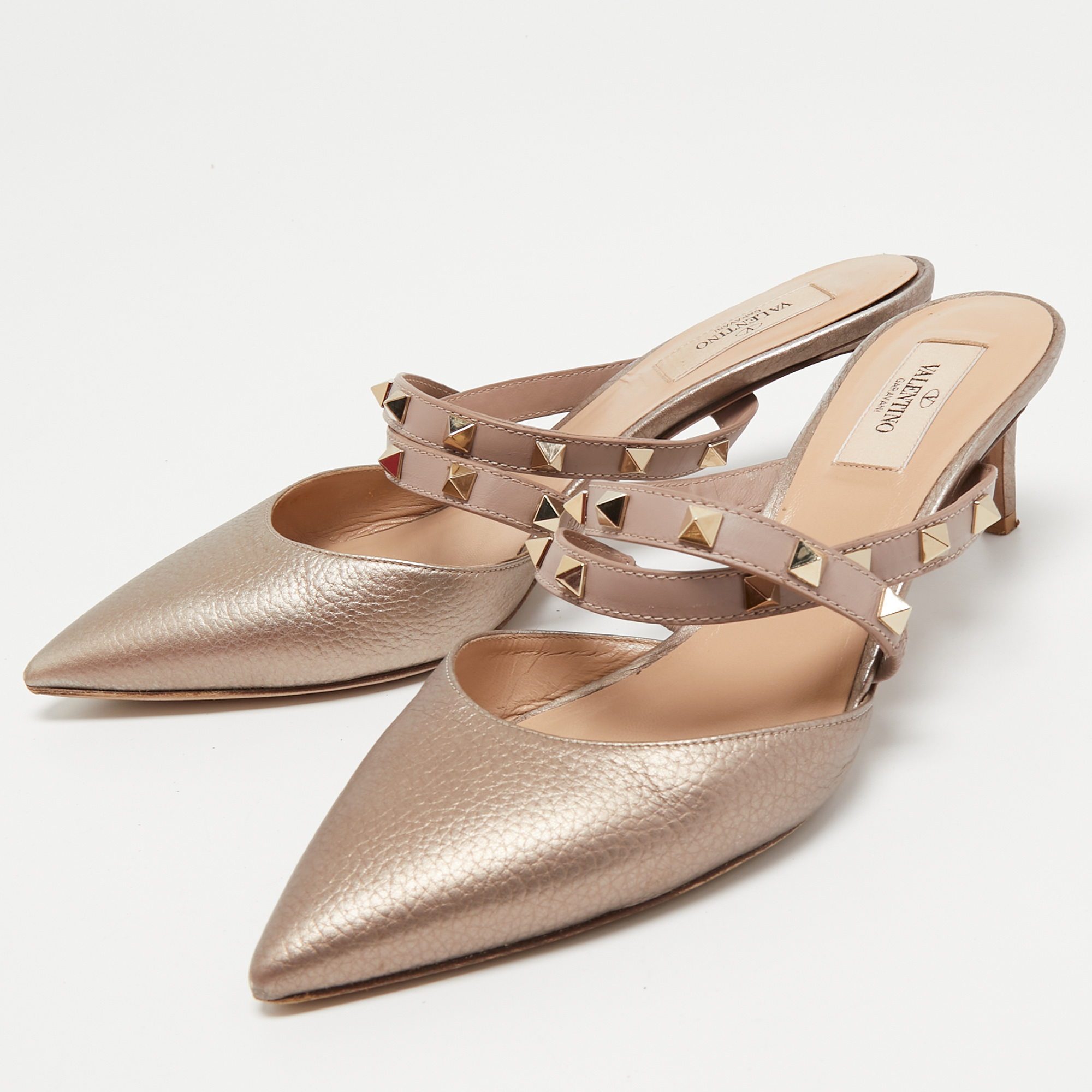 

Valentino Metallic Bronze/Beige Leather Rockstud Slingback Pumps Size