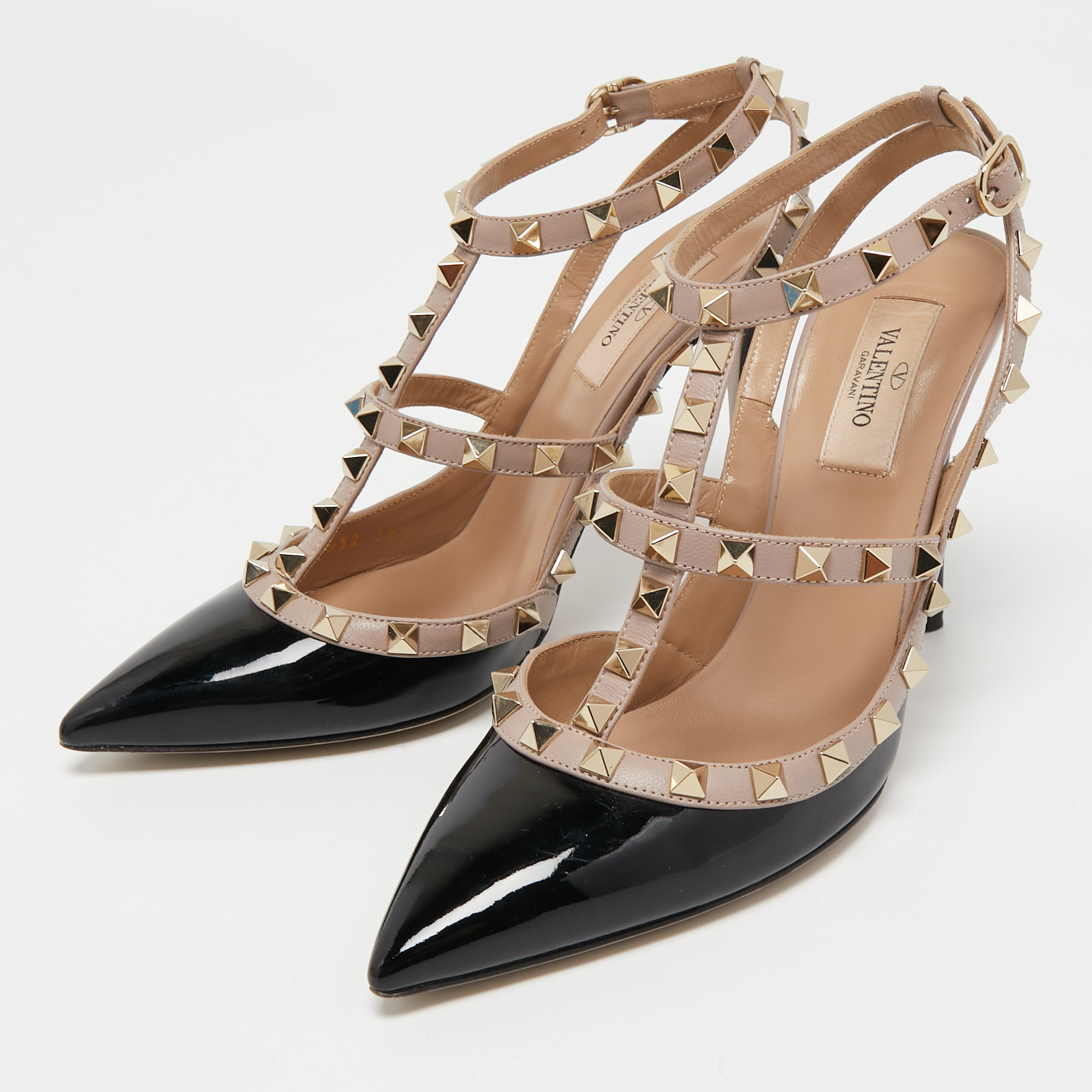 

Valentino Black/Beige Patent and Leather Rockstud Pumps Size