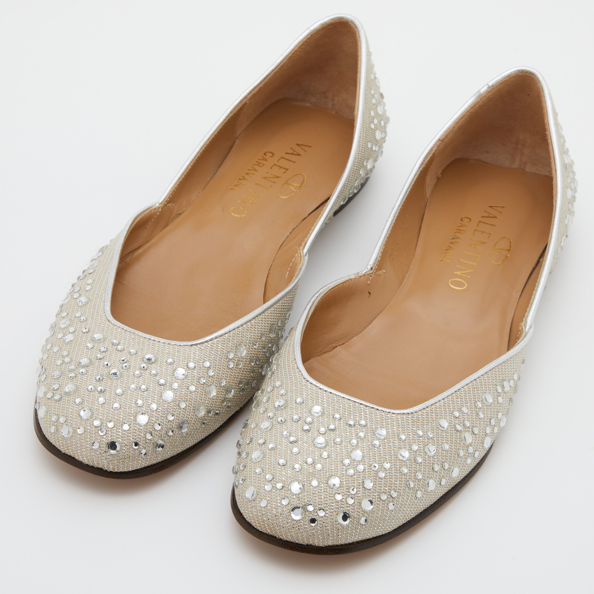 

Valentino Off White Metallic Fabric Crystal Embellished Ballet Flats Size