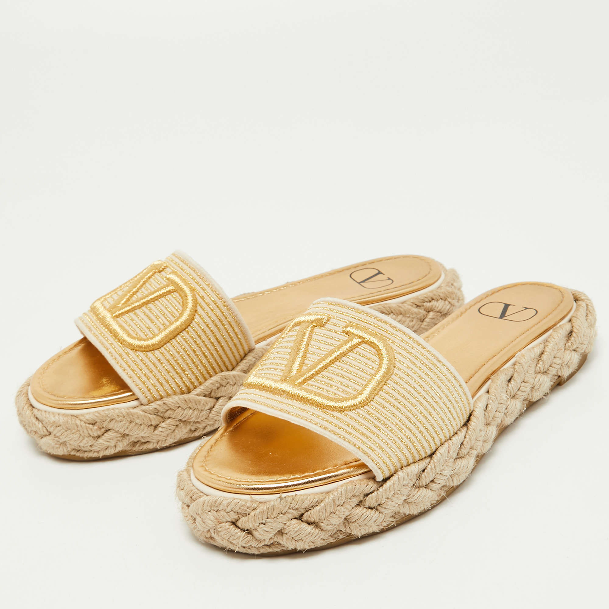 

Valentino Beige/Gold Canvas Escape V logo Espadrille Flats Size, Metallic