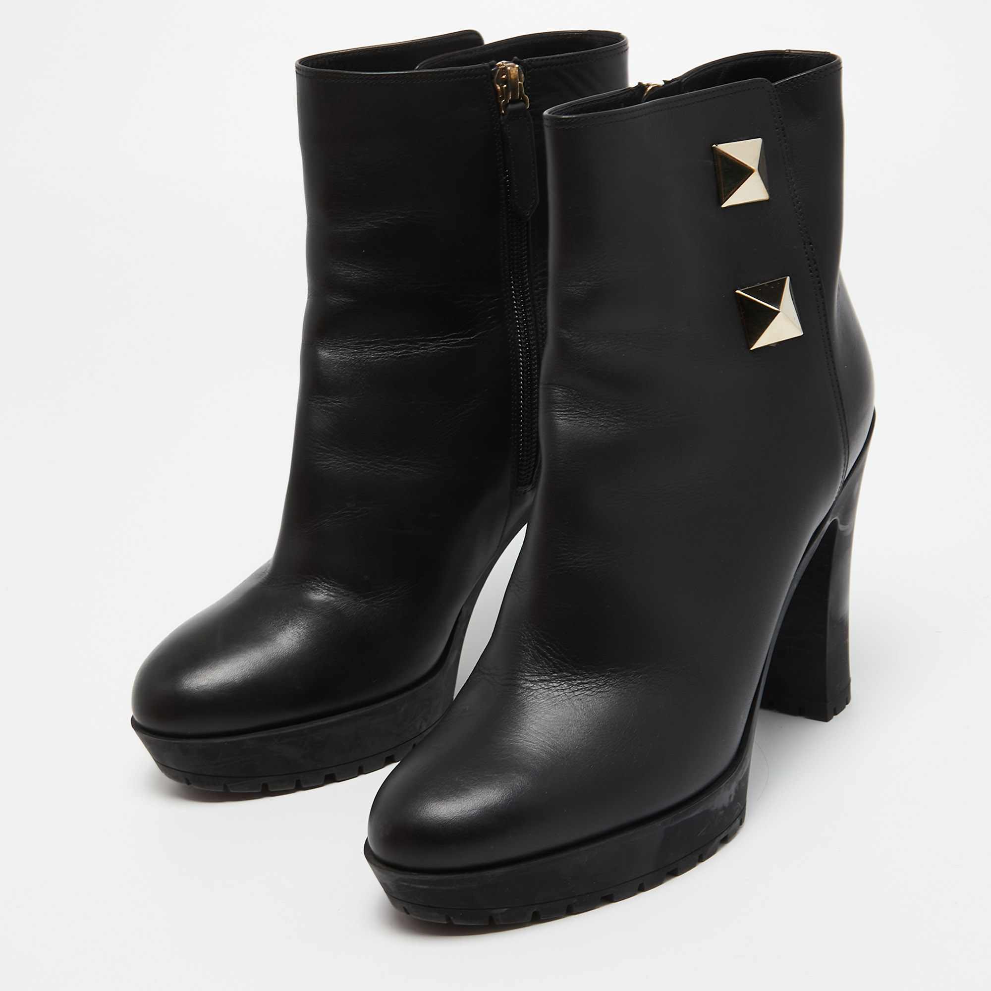 

Valentino Black Leather Ankle Boots Size