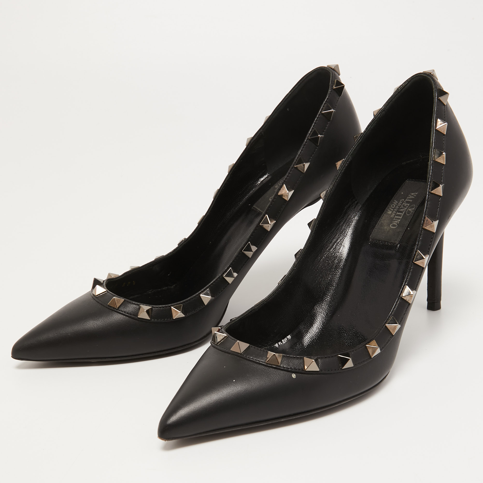 

Valentino Black Leather Rockstud Pumps Size