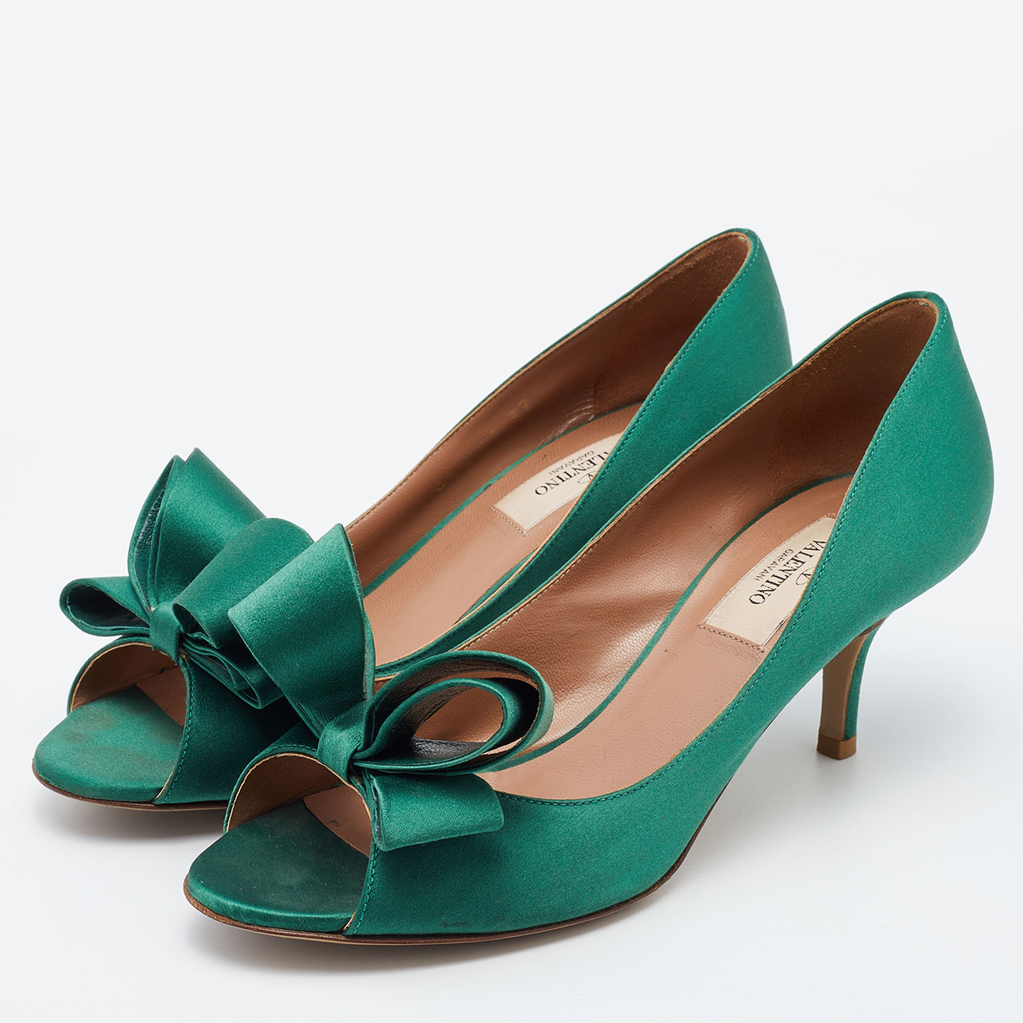 

Valentino Green Satin Bow Peep Toe Platform Pumps Size