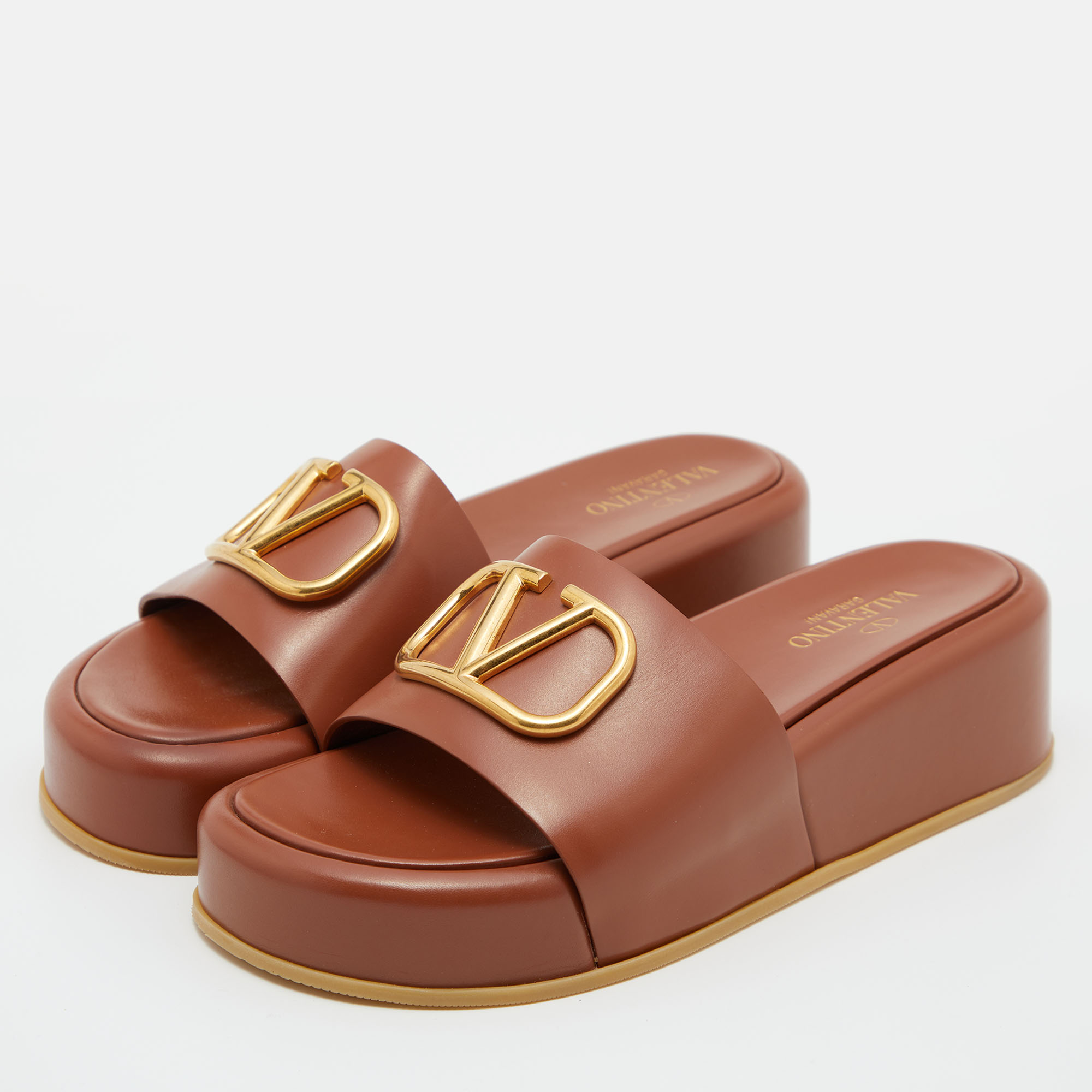 

Valentino Tan Leather VLogo Signature Platform Slides Size