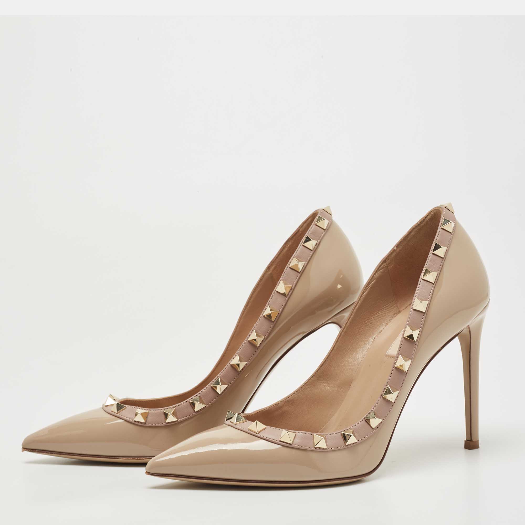 

Valentino Beige Patent Leather Rockstud Pumps Size
