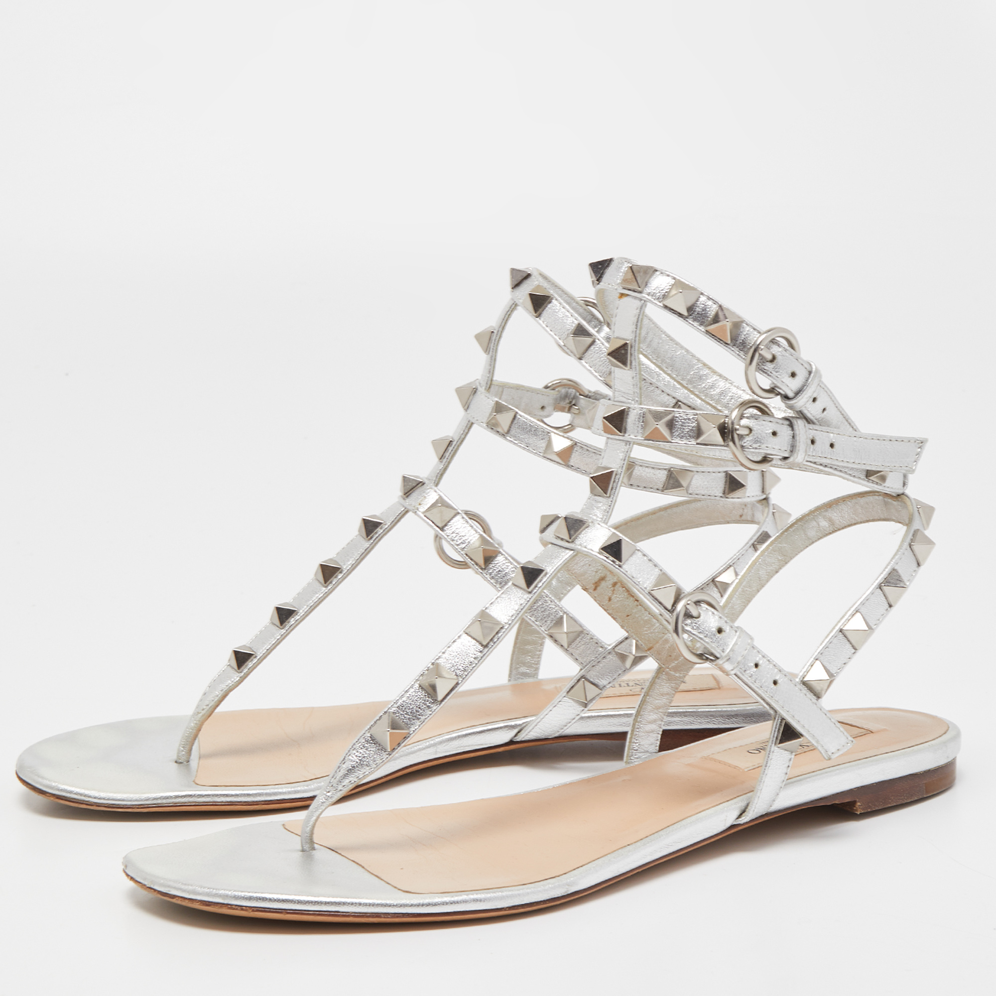 

Valentino Silver Leather Rockstud Thong Flat Sandals Size