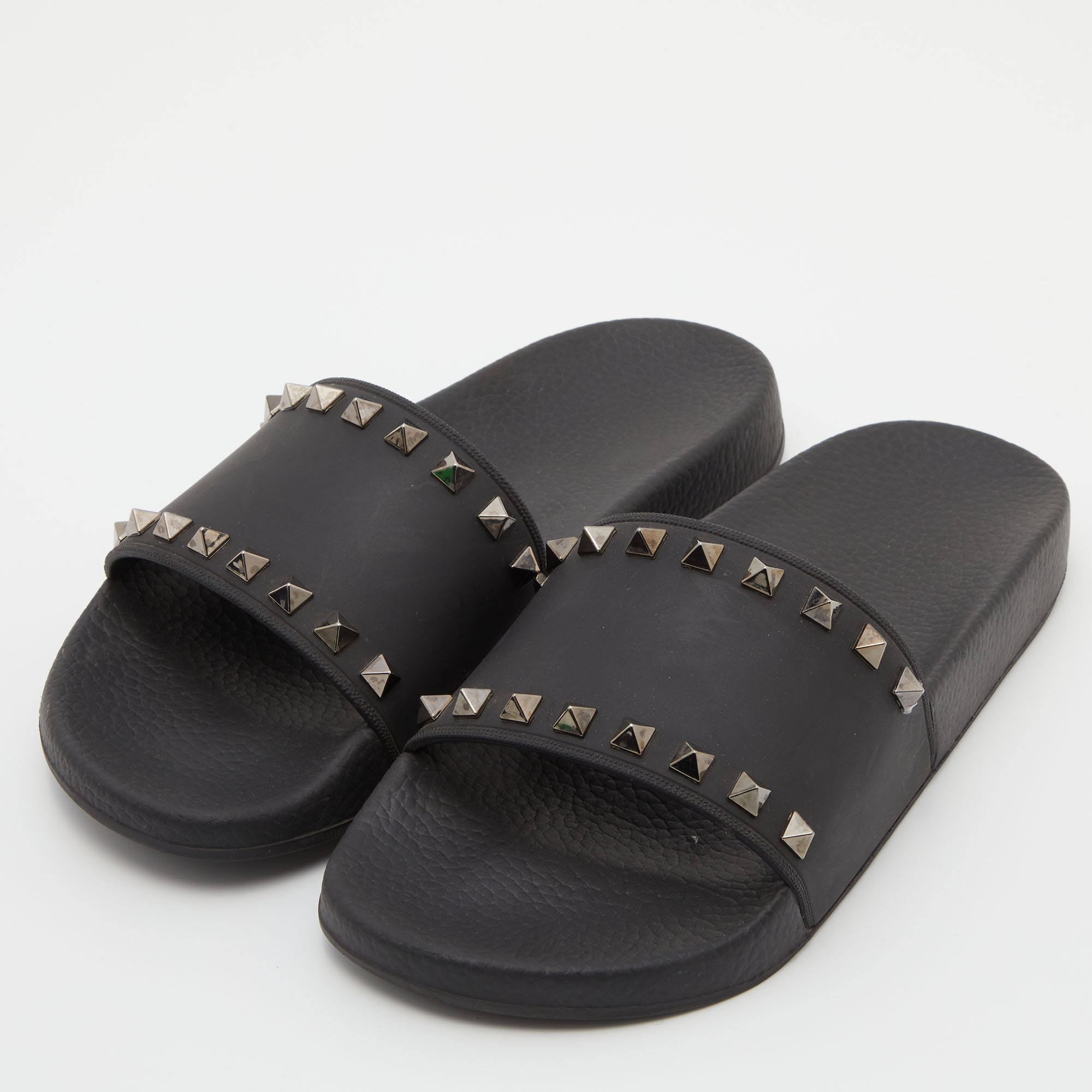 

Valentino Black Rubber Rockstud Slides Size