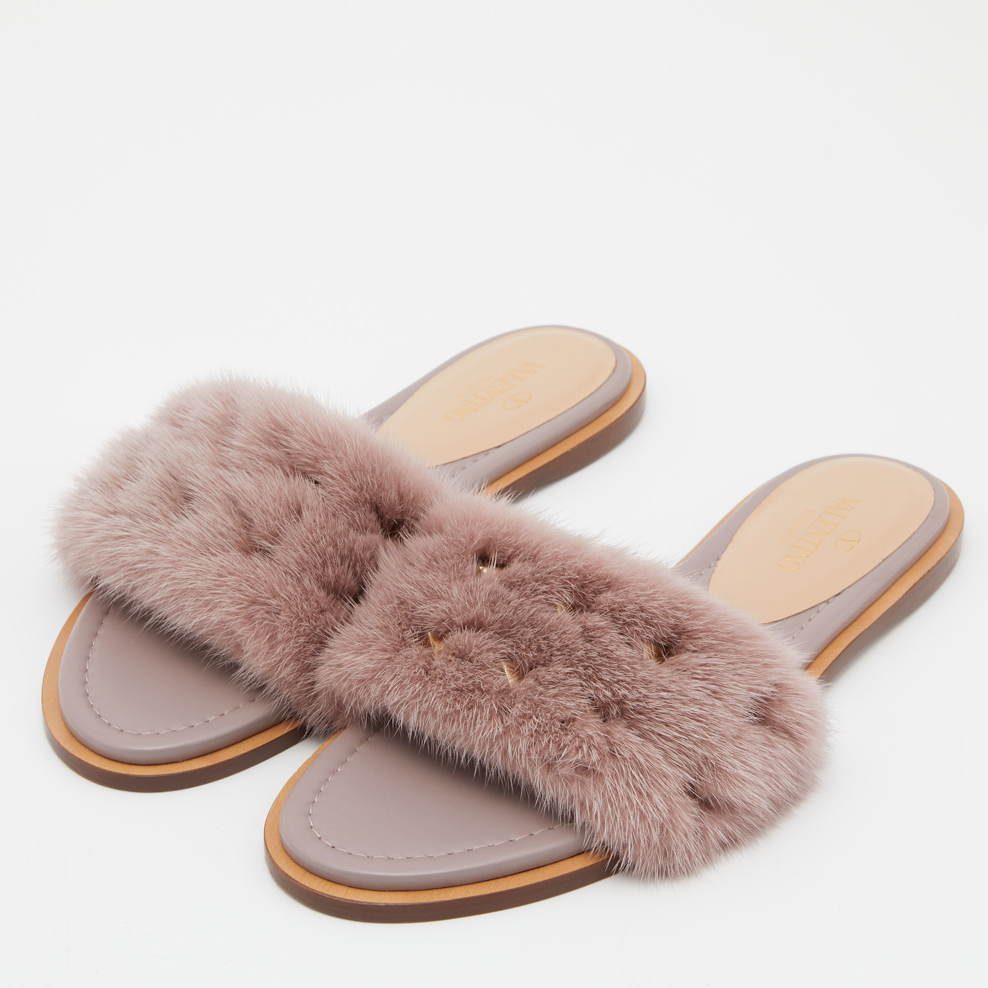 

Valentino Pink Fur and Leather Rockstud Flat Sandals Size