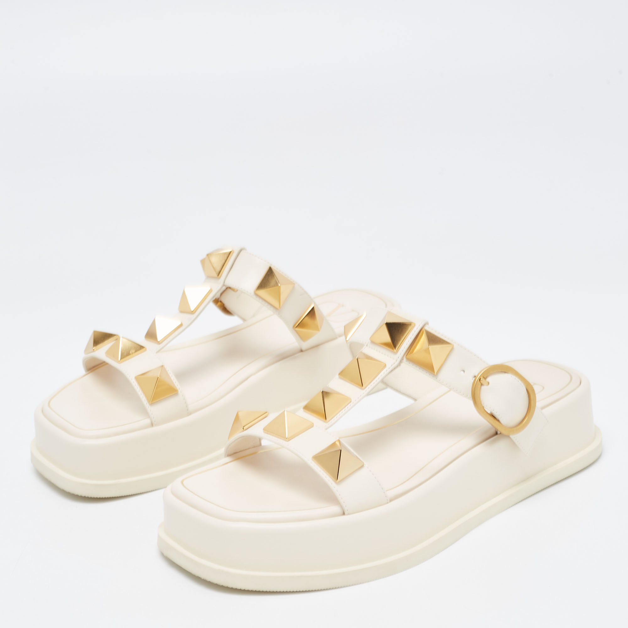 

Valentino Cream Leather Roman Stud Flat Slides Size