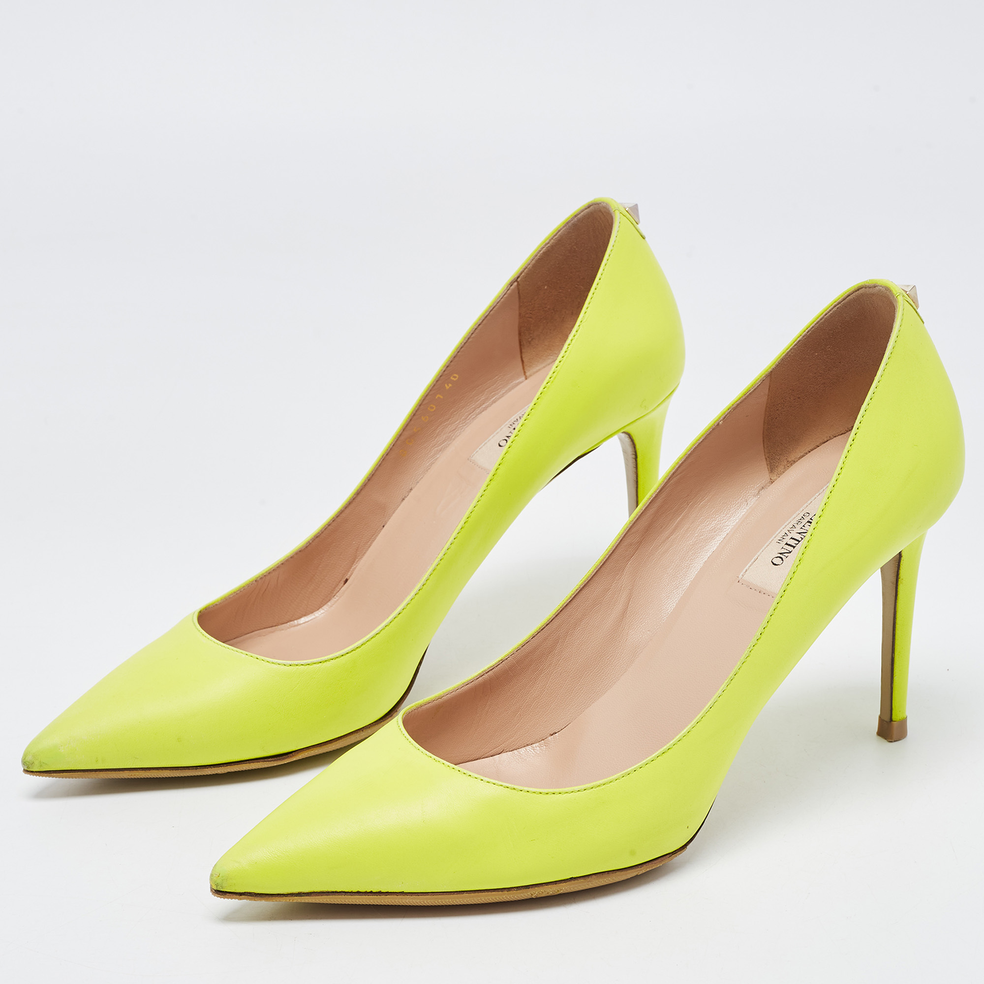 

Valentino Green Leather Rockstud Pumps Size