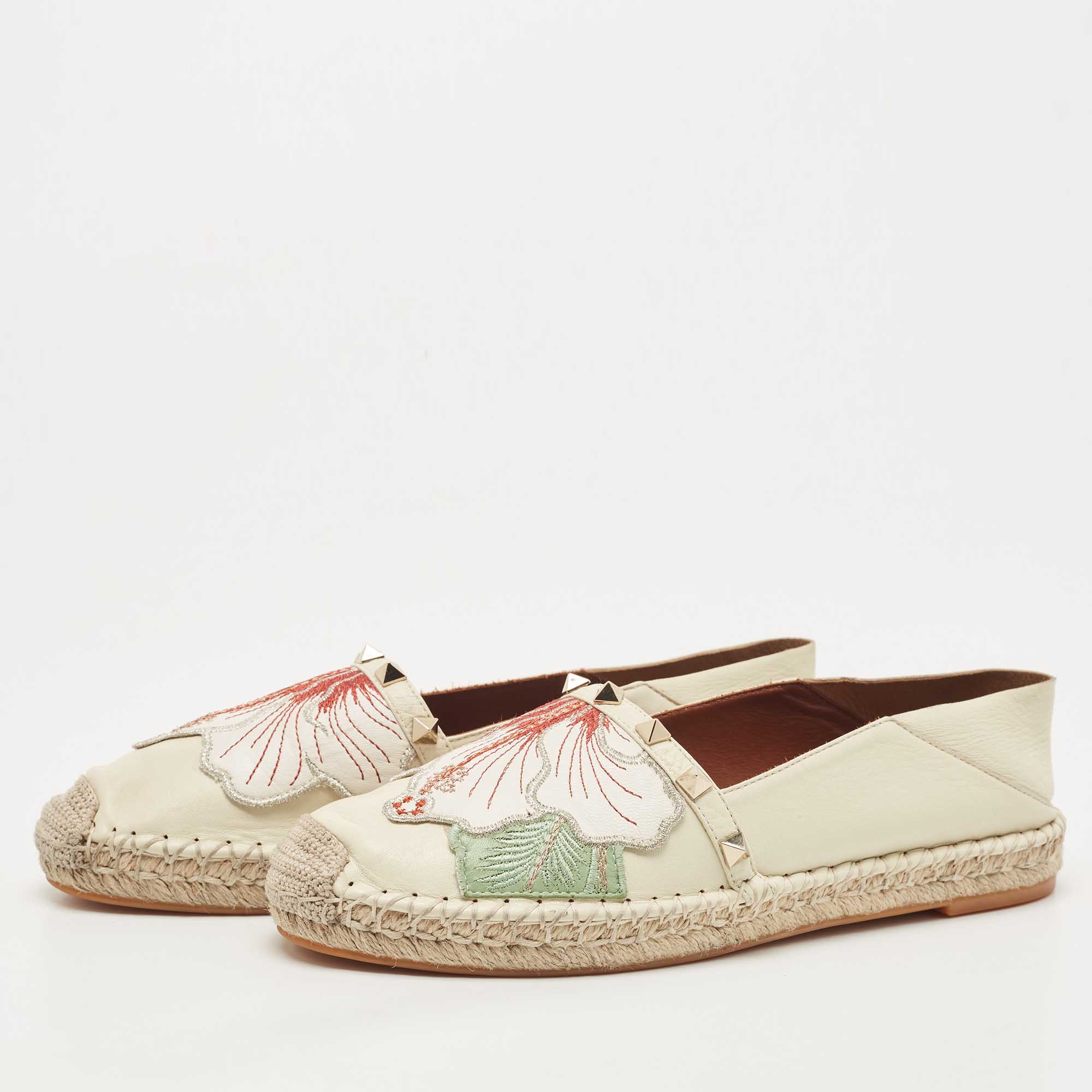 

Valentino White Embroidered Leather Ballet Flats Size, Cream