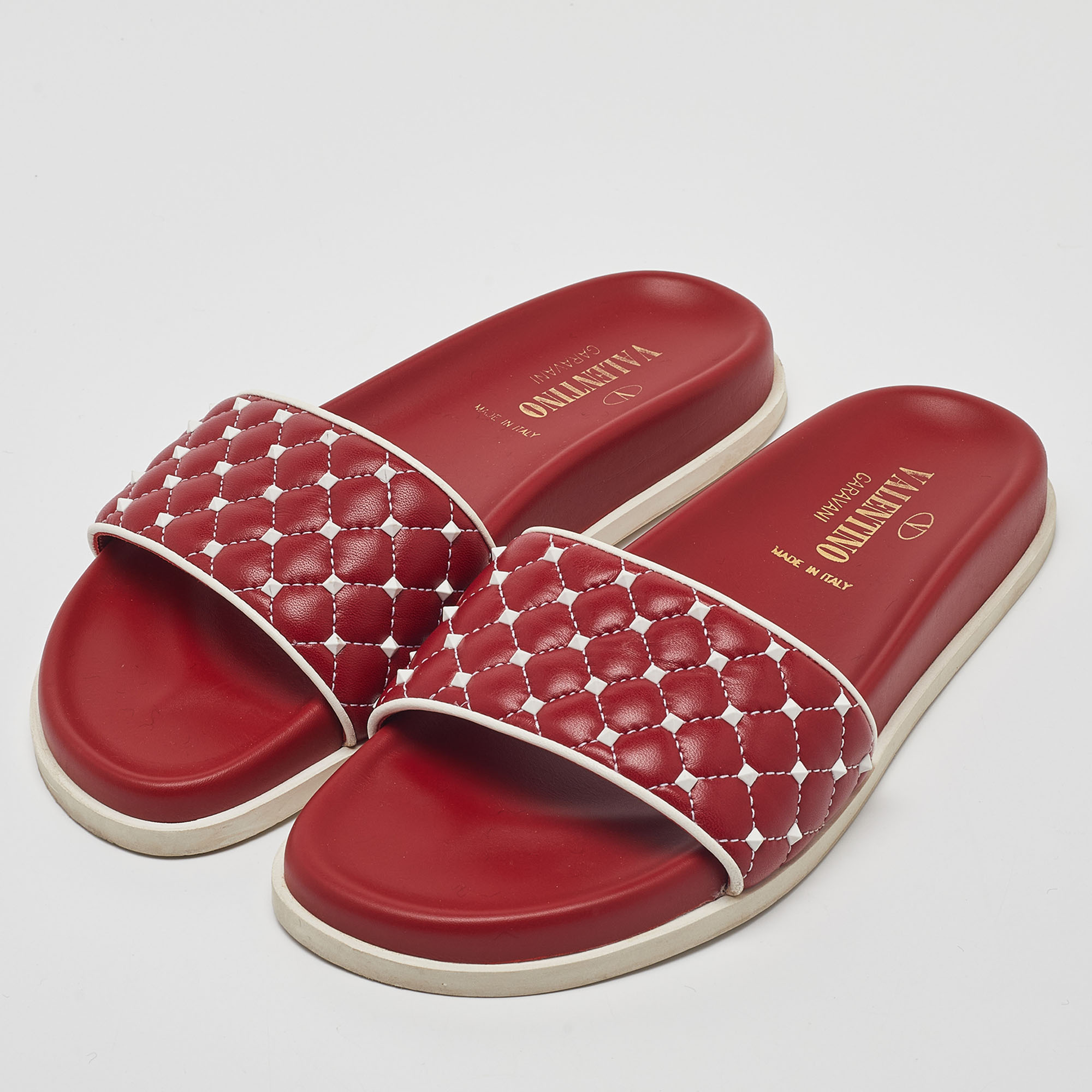 

Valentino Red/White Quilted Leather Rockstud Pool Slides Size