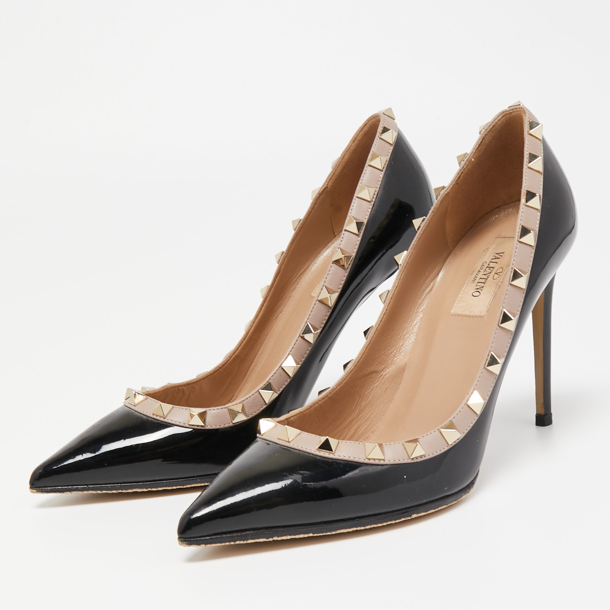 

Valentino Black/Beige Leather and Patent Rockstud Pumps Size