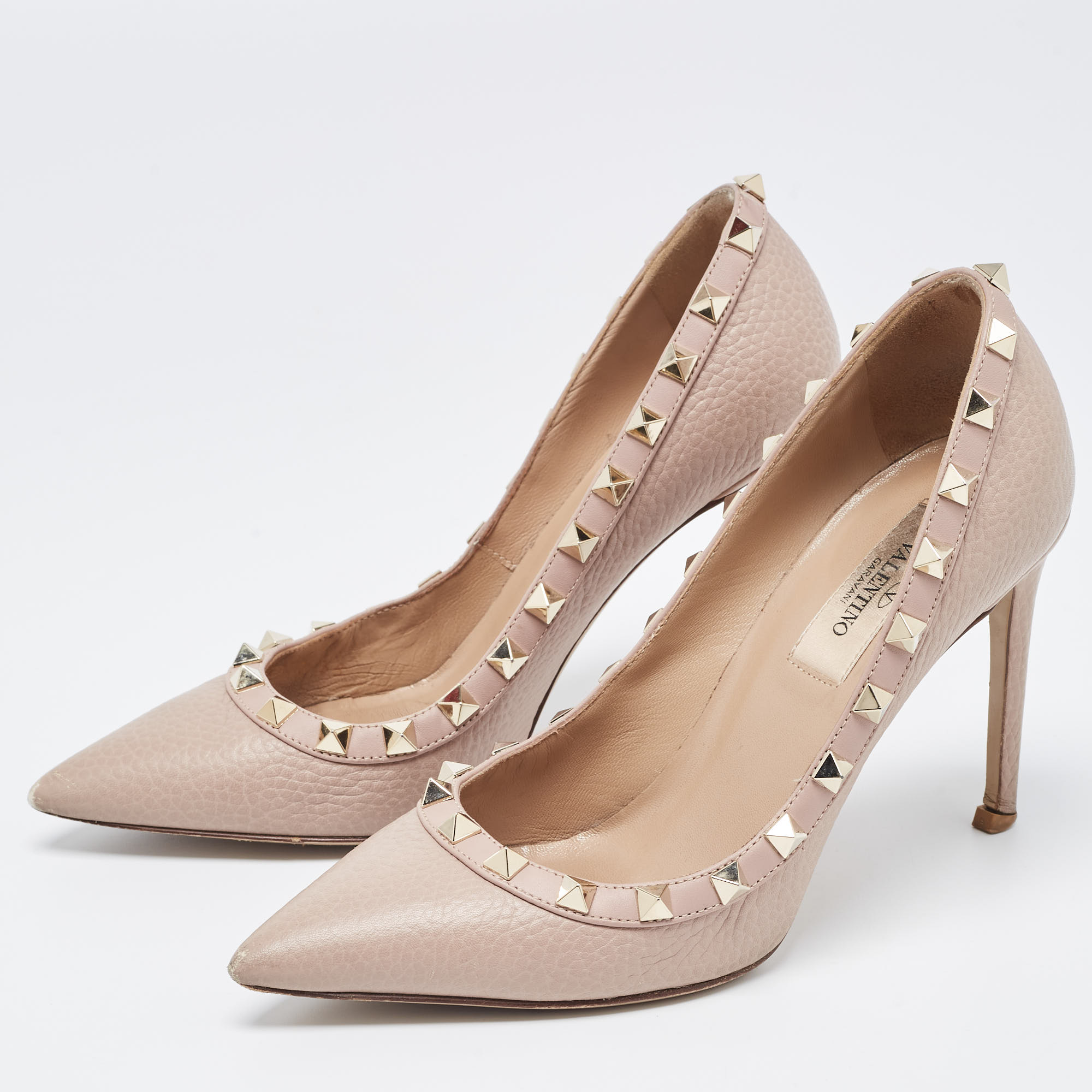 

Valentino Beige Leather Rockstud Pumps Size