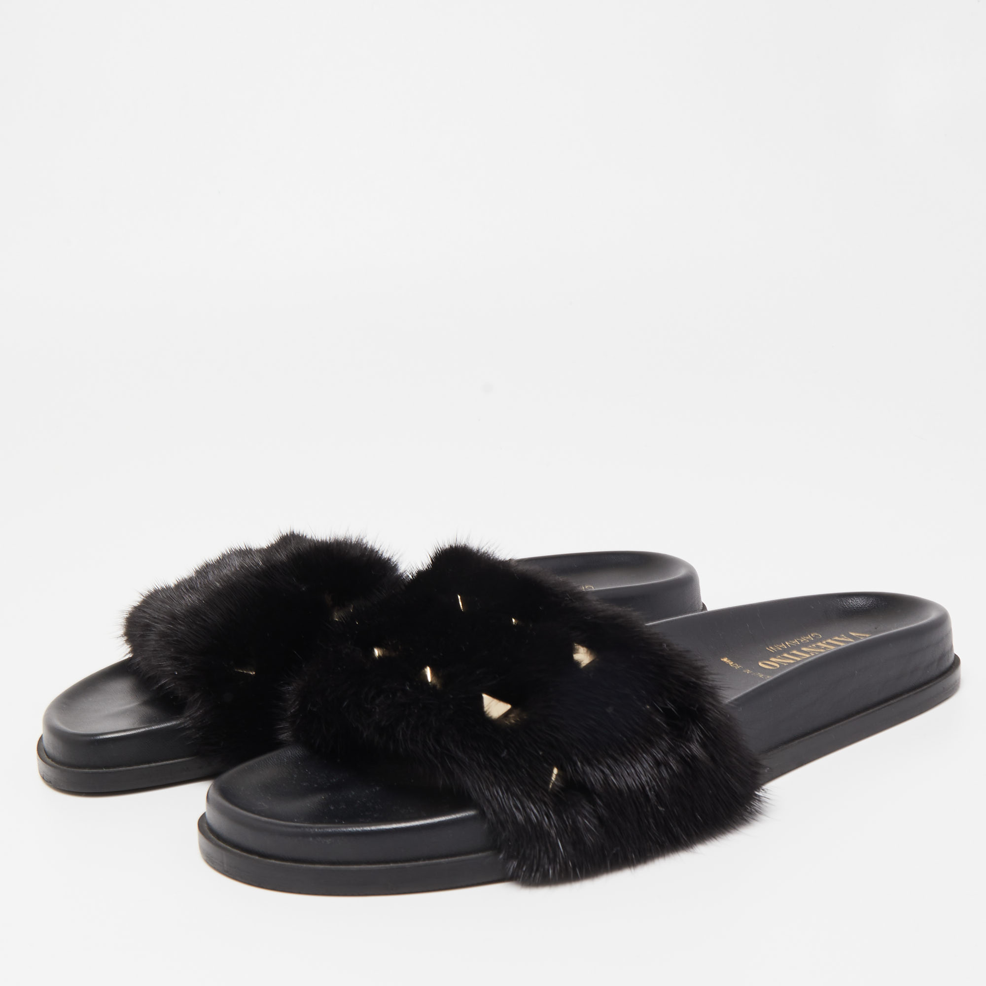 

Valentino Black Fur Rockstud Flat Slides Size