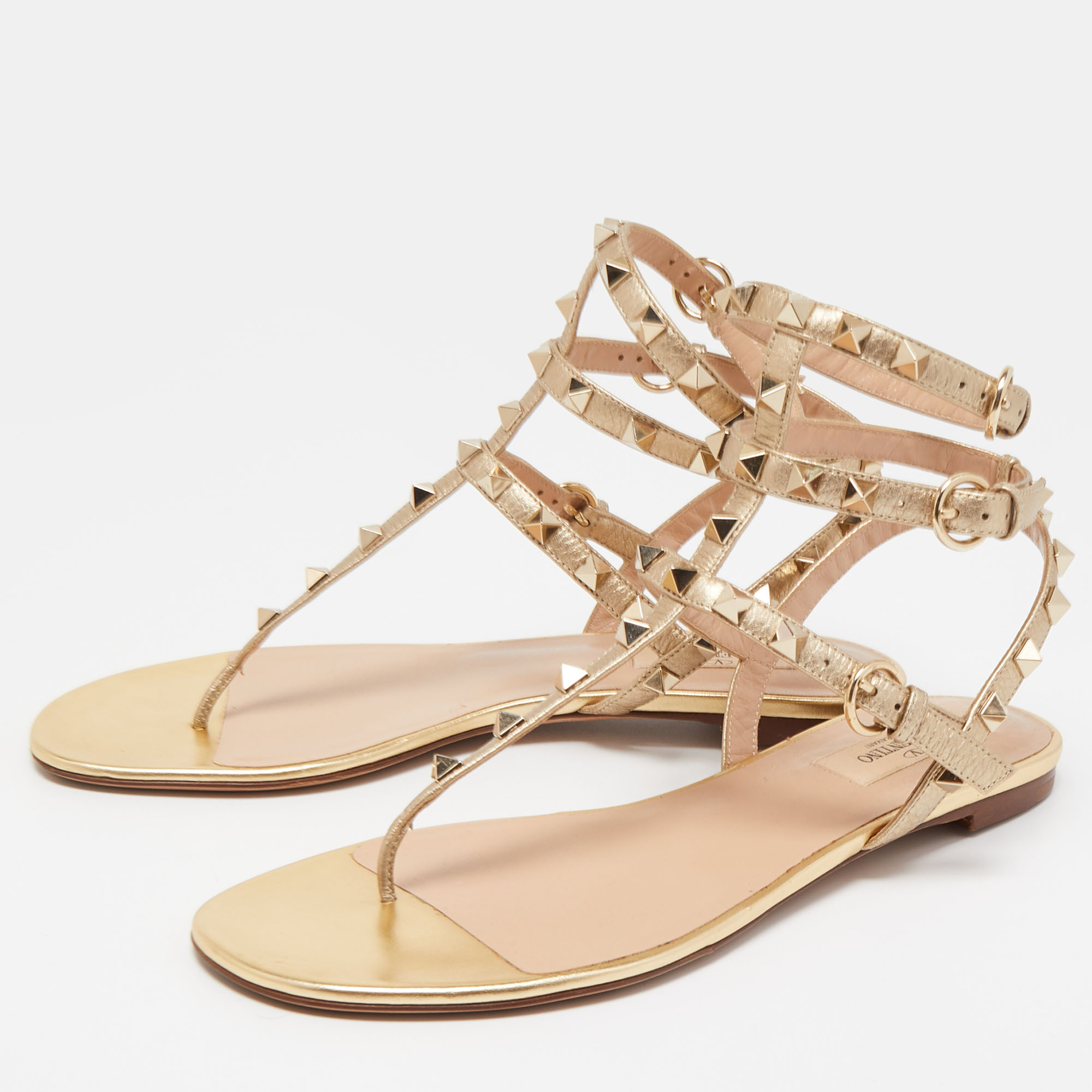 

Valentino Metallic Gold Leather Rockstud Thong Flats Size