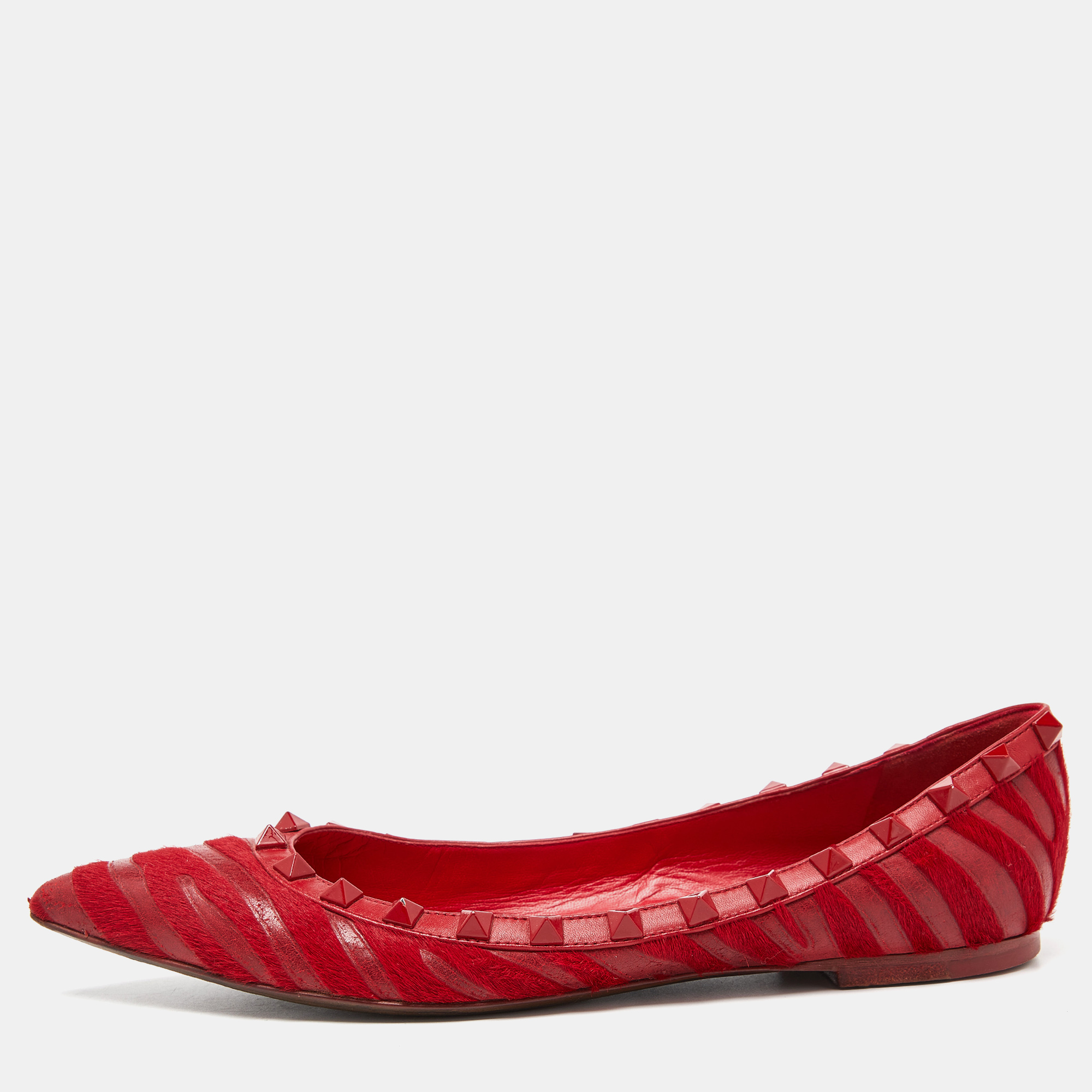 Pre-owned Valentino Garavani Red Calfhair And Leather Studded Ballet Flats Size 37