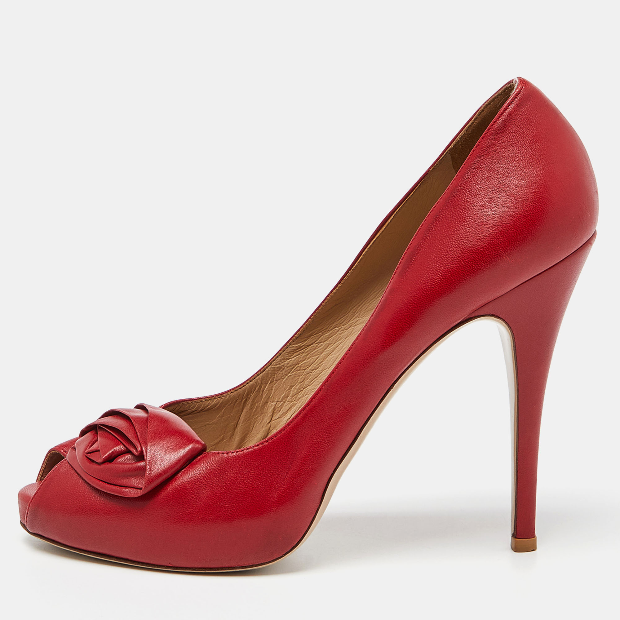 Pre-owned Valentino Garavani Red Leather Rose Applique Peep Toe Pumps Size 41