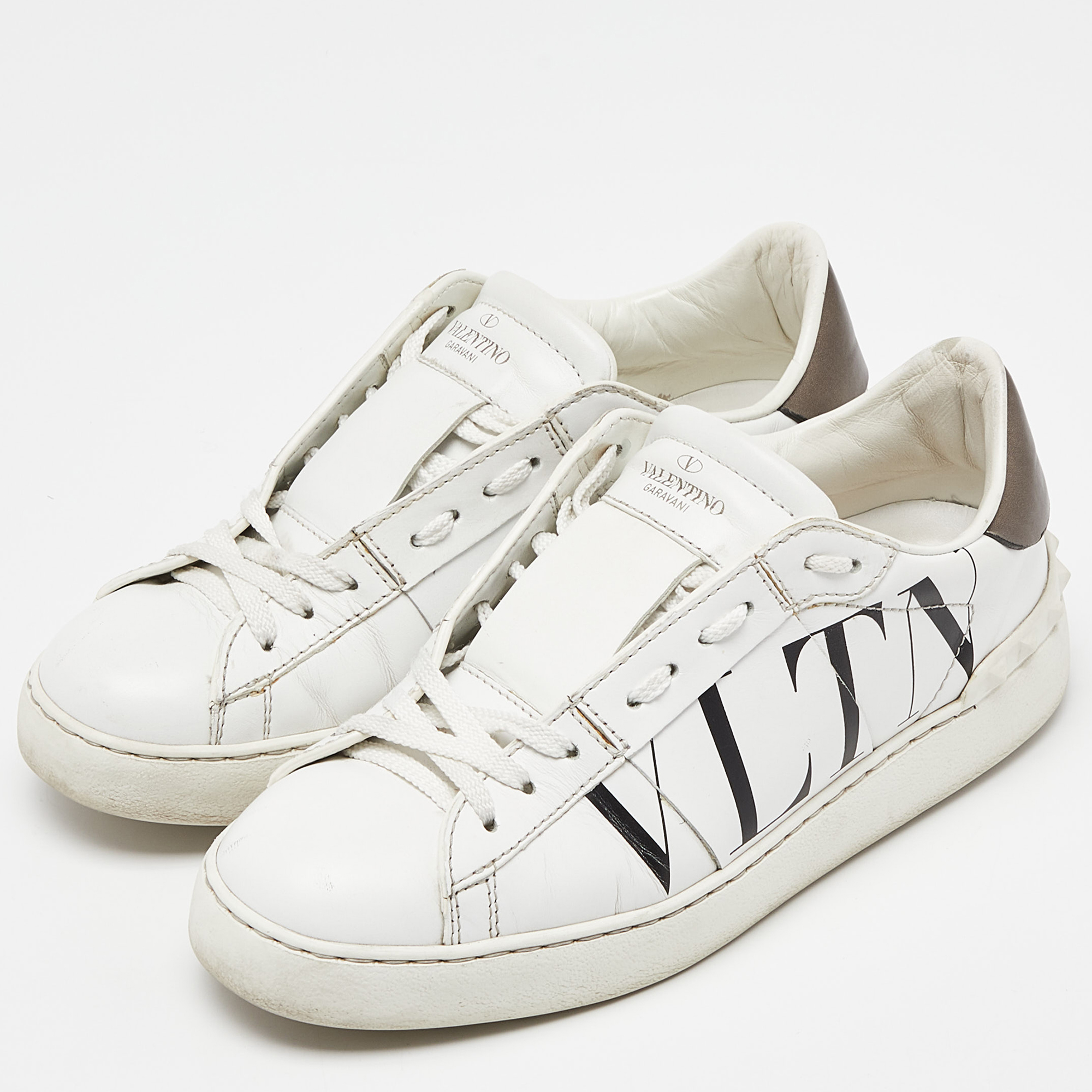 

Valentino White/Grey Leather VLTN Rockstud Sneakers Size