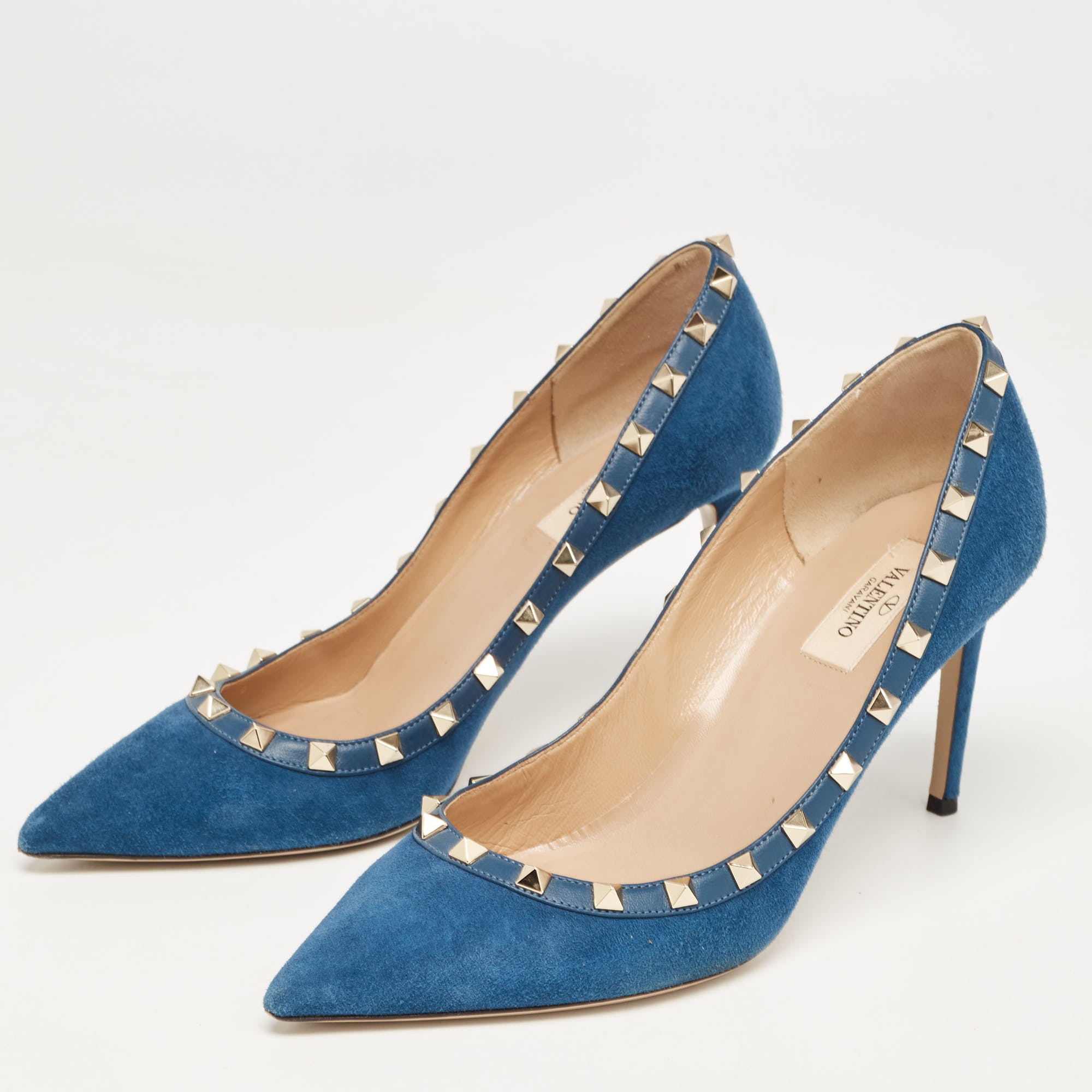 

Valentino Blue Suede Rockstud Pumps Size