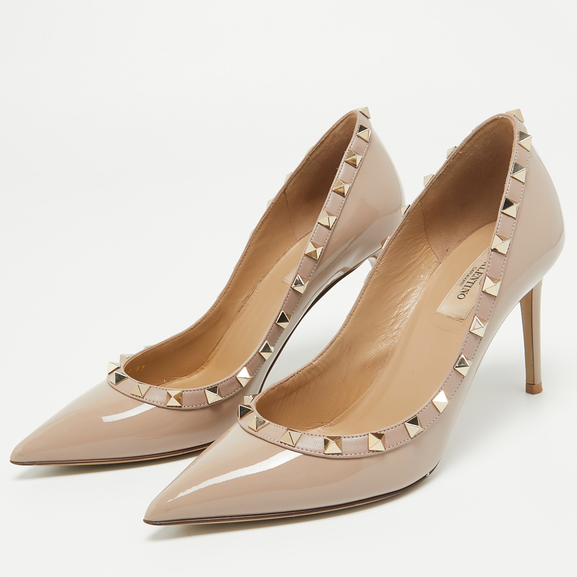 

Valentino Dusty Pink Patent Leather Rockstud Pumps Size