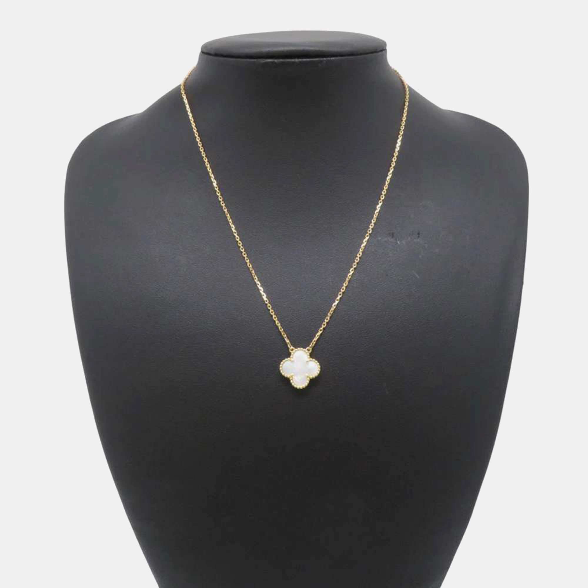 Van Cleef & Arpels Vintage Alhambra Pendant 18K Yellow Gold 
