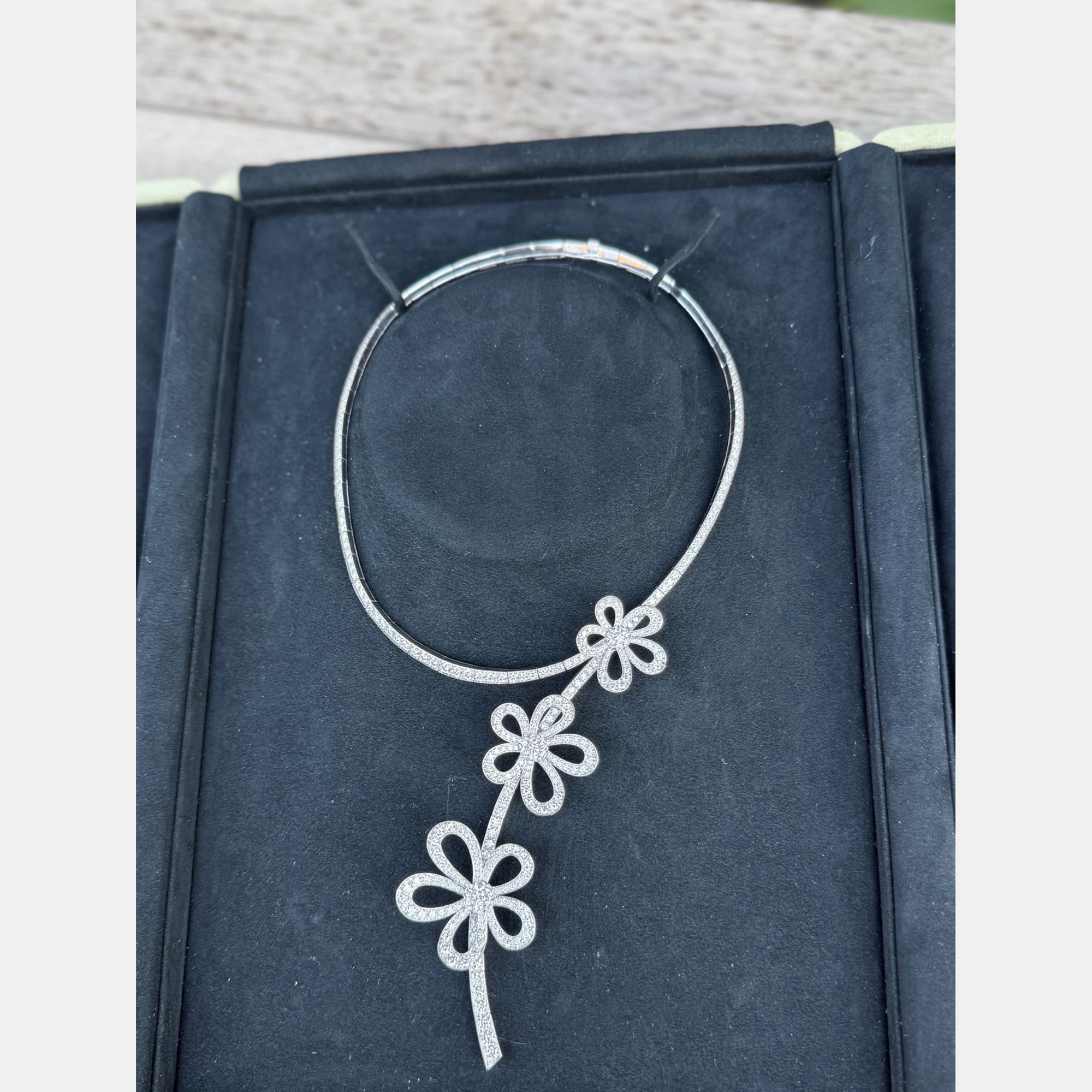 

Van Cleef & Arpels Flowerlace white gold diamond lace necklace
