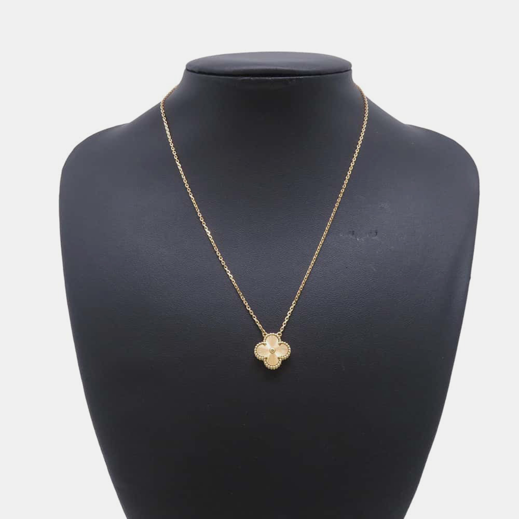 

Van Cleef & Arpels Vintage Alhambra Pendant 18K Yellow Gold