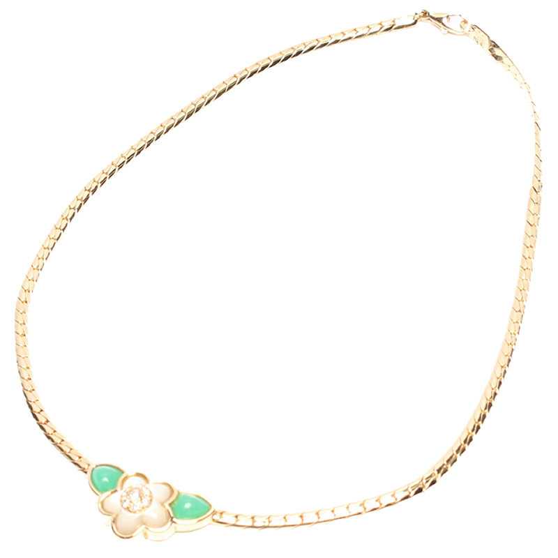 

Van Cleef & Arpels Chalcedony Flower 18K Yellow Gold Diamonds And Shell Necklace