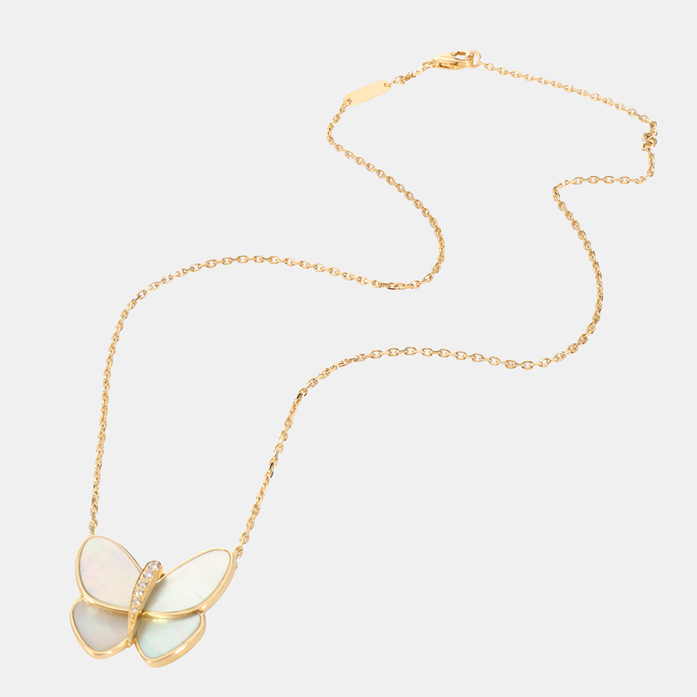 

Van Cleef & Arpels Mother of Pearl Diamond Pendant in 18K Yellow Butterfly Gold